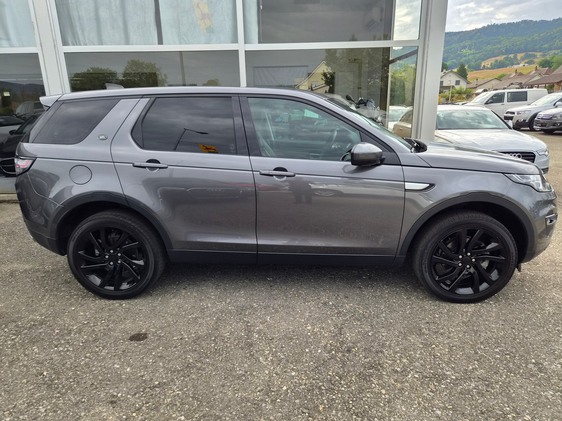 LAND ROVER Discovery Sport 2.0 TD4 HSE Luxury AT9 Ausführung 7 Sitzplätze-image-6