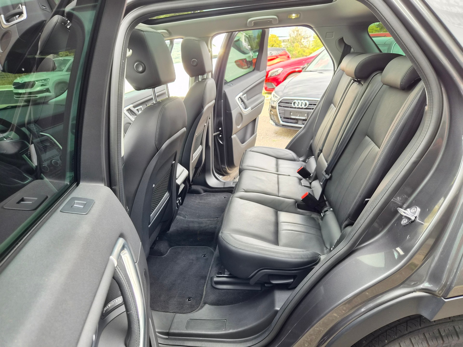 LAND ROVER Discovery Sport 2.0 TD4 HSE Luxury AT9 Ausführung 7 Sitzplätze-image-8