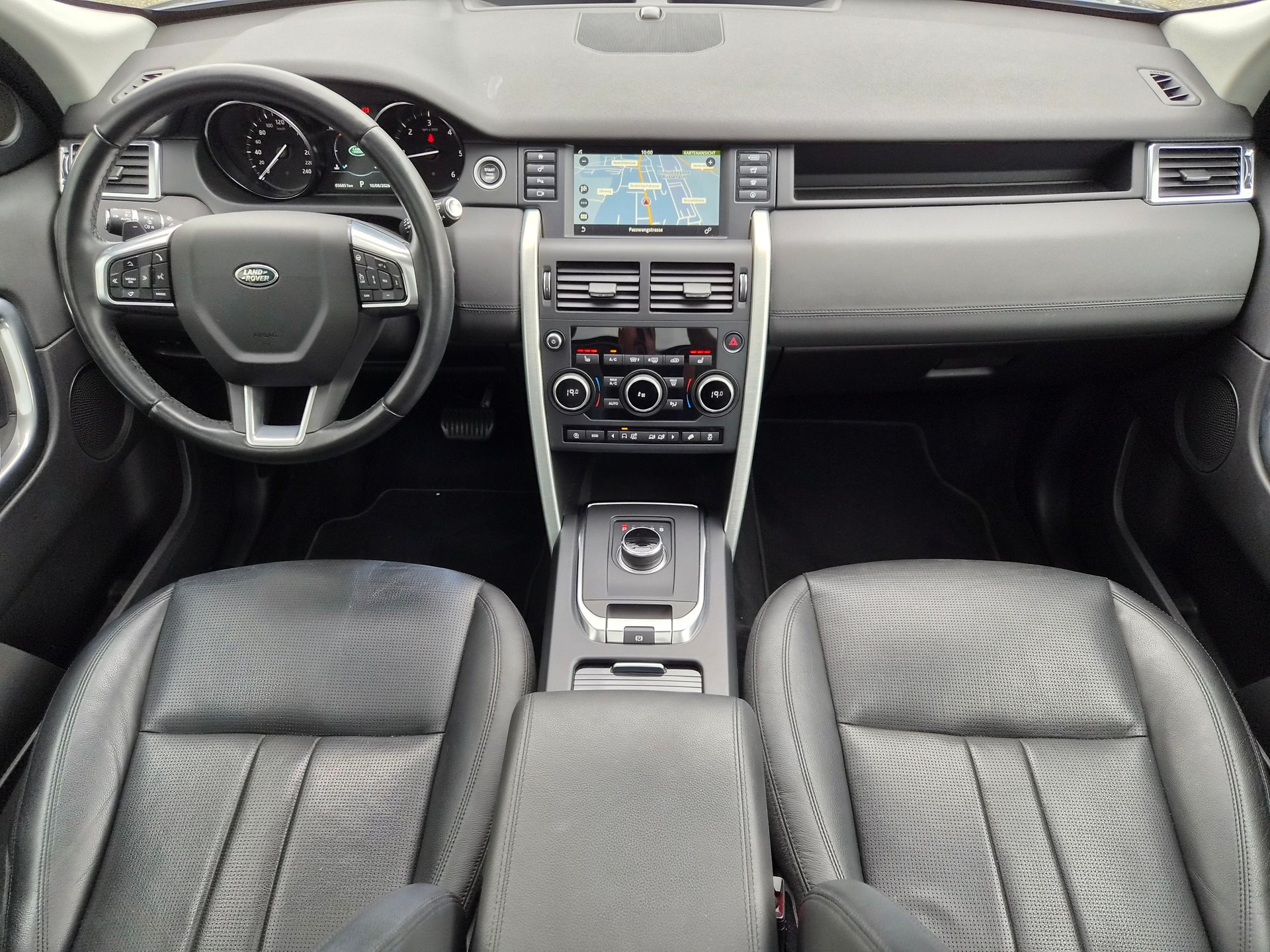 LAND ROVER Discovery Sport 2.0 TD4 HSE Luxury AT9 Ausführung 7 Sitzplätze-image-15