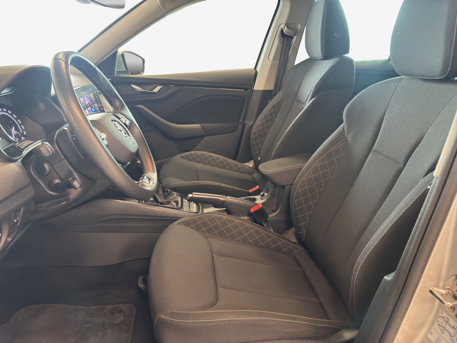 SKODA Kamiq 1.0 TSI Ambition DSG-image-7