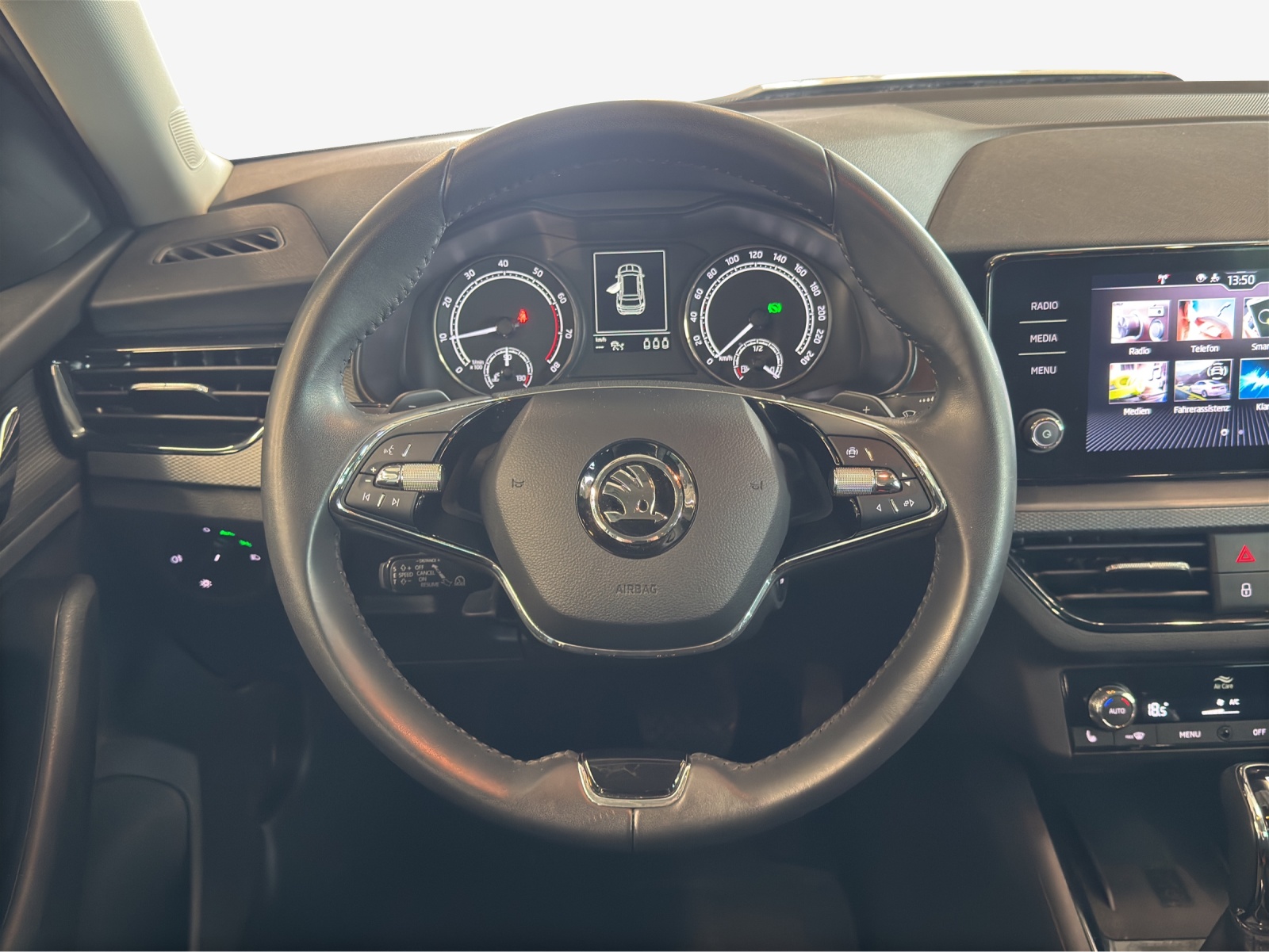 SKODA Kamiq 1.0 TSI Ambition DSG-image-9