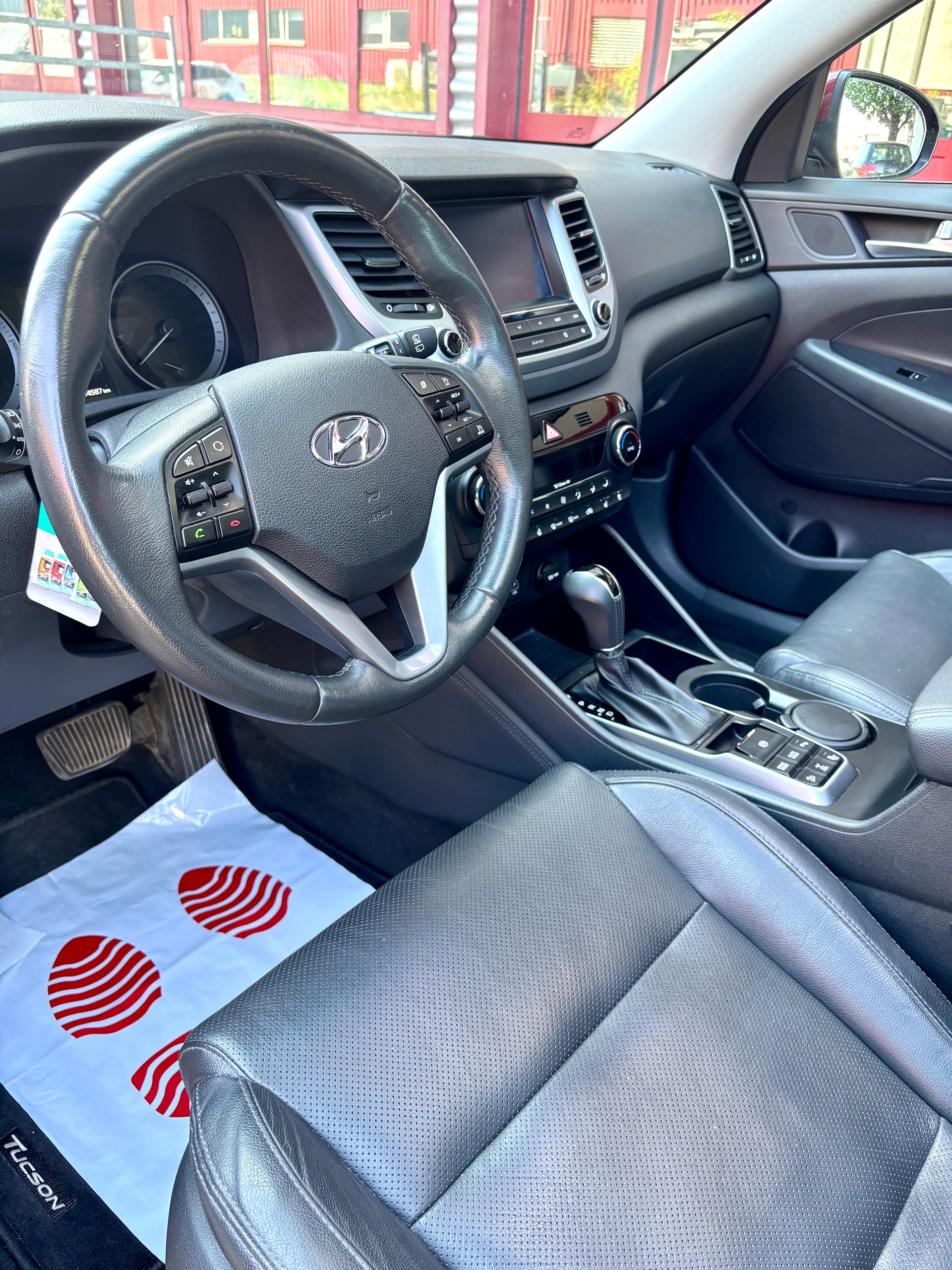 HYUNDAI Tucson 2.0 CRDI Vertex 4WD Automatic - Anhängerkupplung-image-13