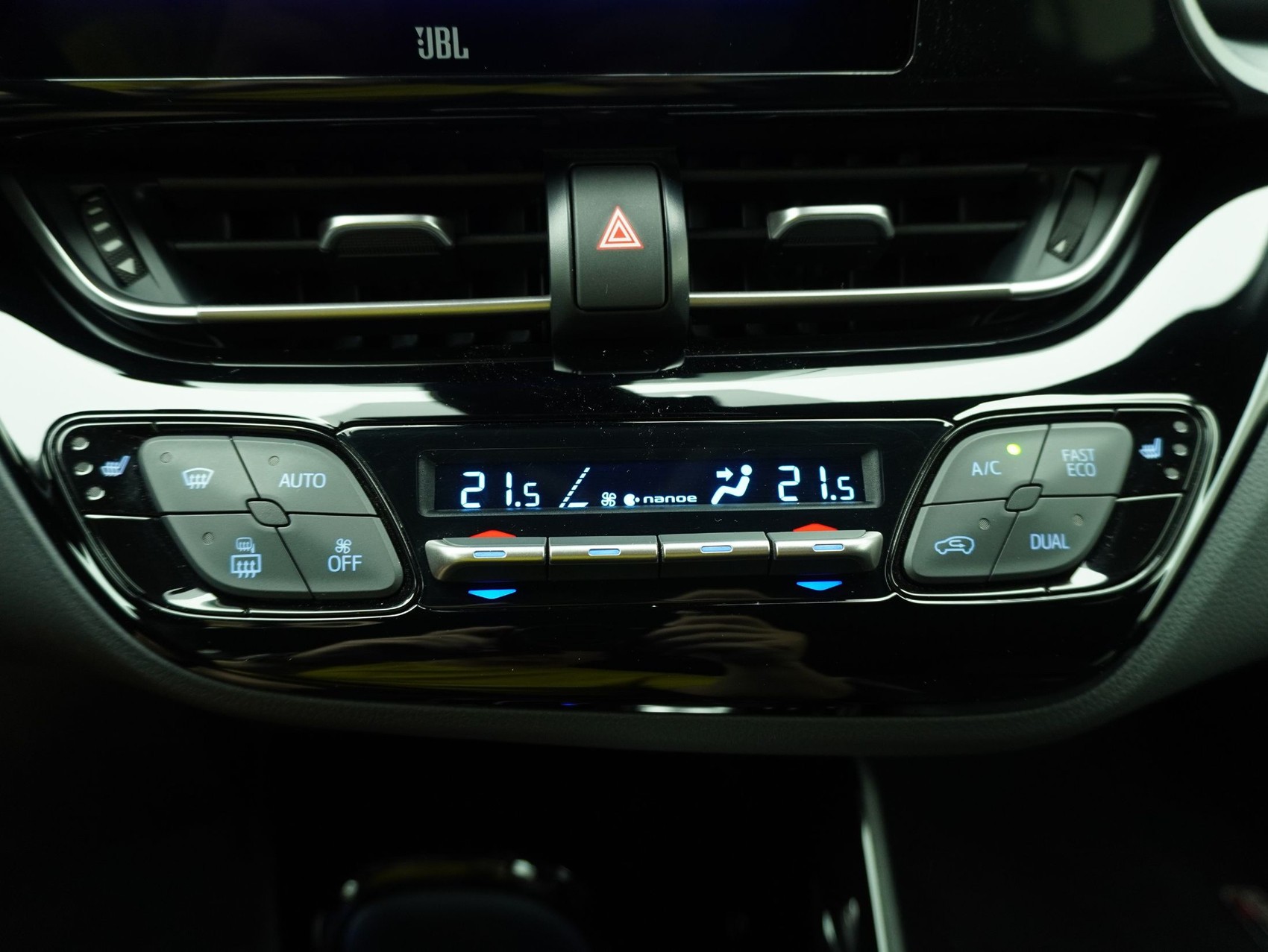 TOYOTA C-HR 2.0 VVTi HSD GR Sport-image-13