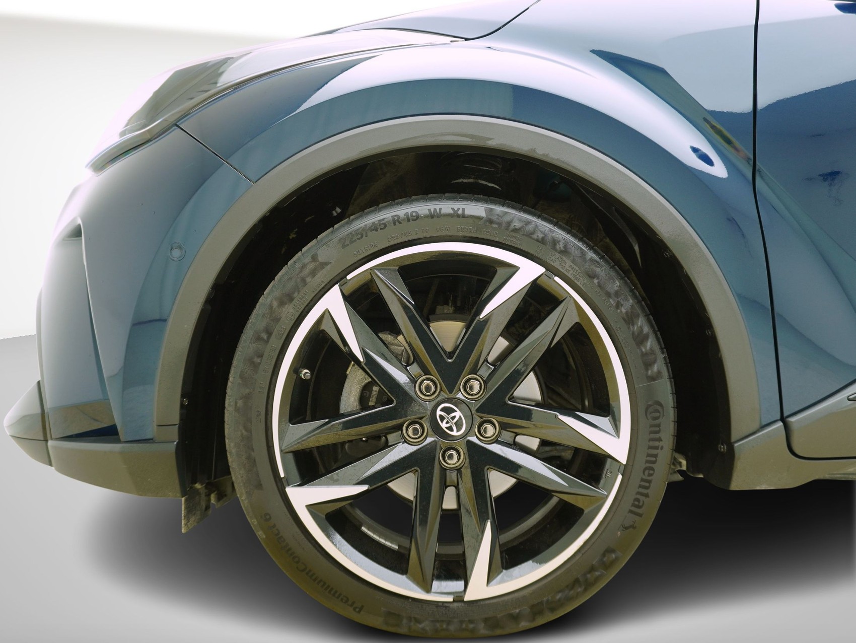TOYOTA C-HR 2.0 VVTi HSD GR Sport-image-6