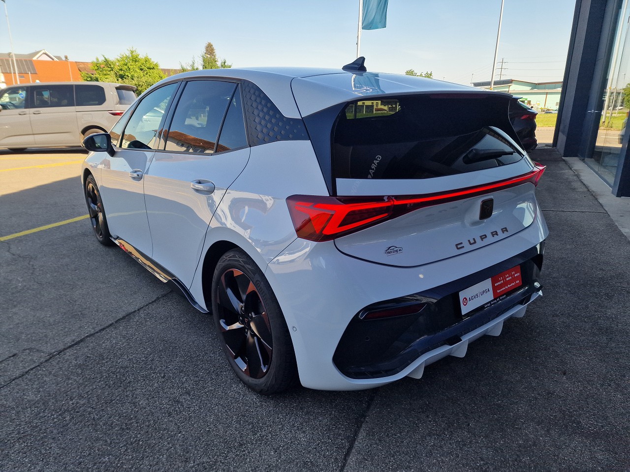CUPRA Born 58 kWh e-Boost-showroom-element-3