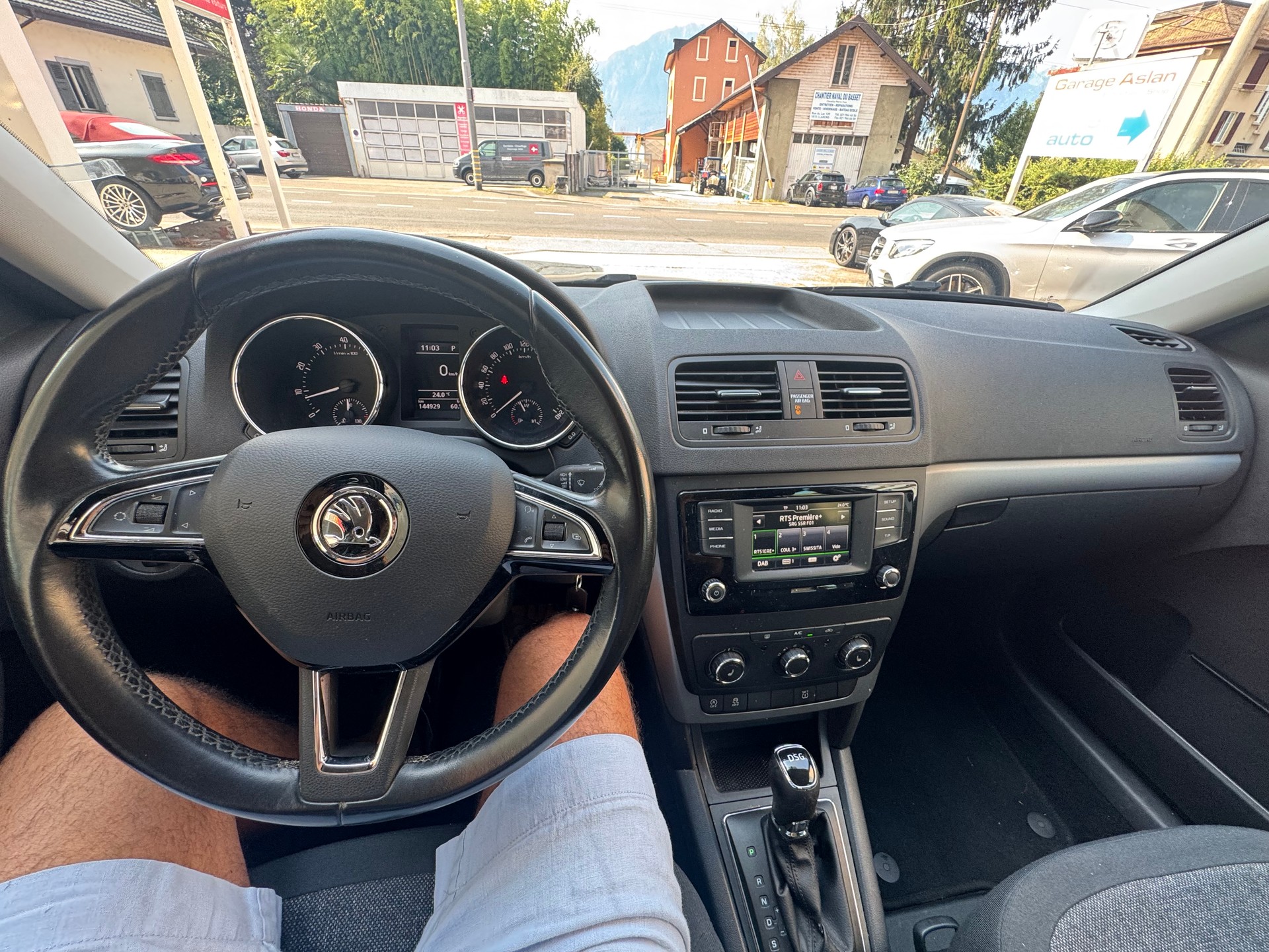 SKODA Yeti 1.2 TSI Ambition 4x2 DSG-image-8
