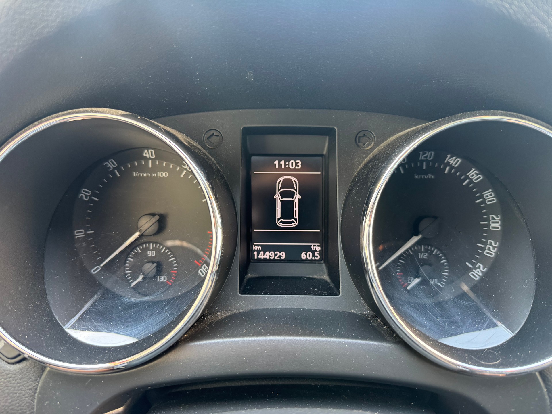 SKODA Yeti 1.2 TSI Ambition 4x2 DSG-image-7