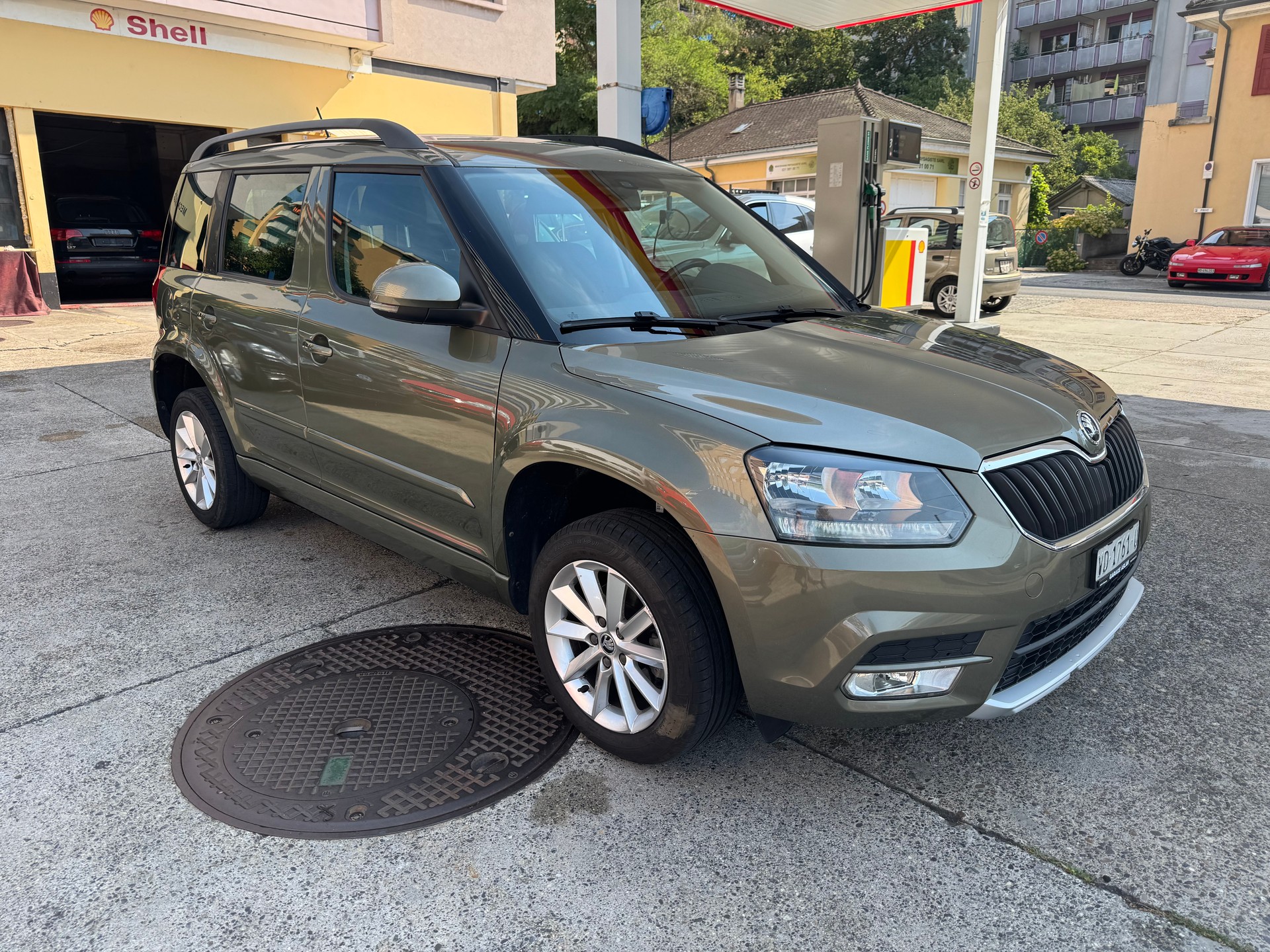SKODA Yeti 1.2 TSI Ambition 4x2 DSG-image-4