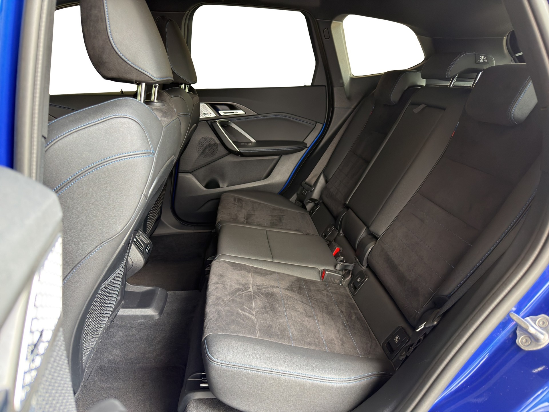 BMW X1 xDrive 20d 48V M Sport *MEGA AUSTATTUNG/HarmanKardon/DrivingAssitantPro/360°Cam*-image-8