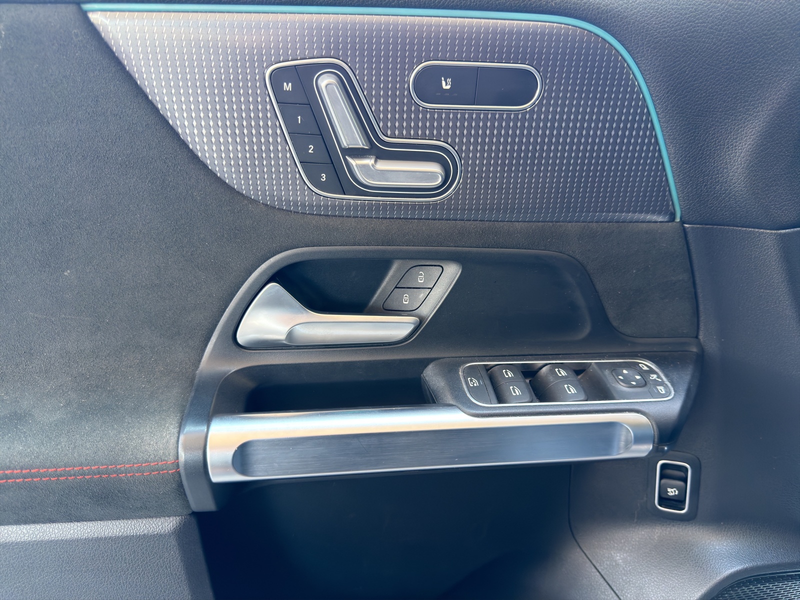 MERCEDES-BENZ EQB 350 AMG Line 4matic-image-12