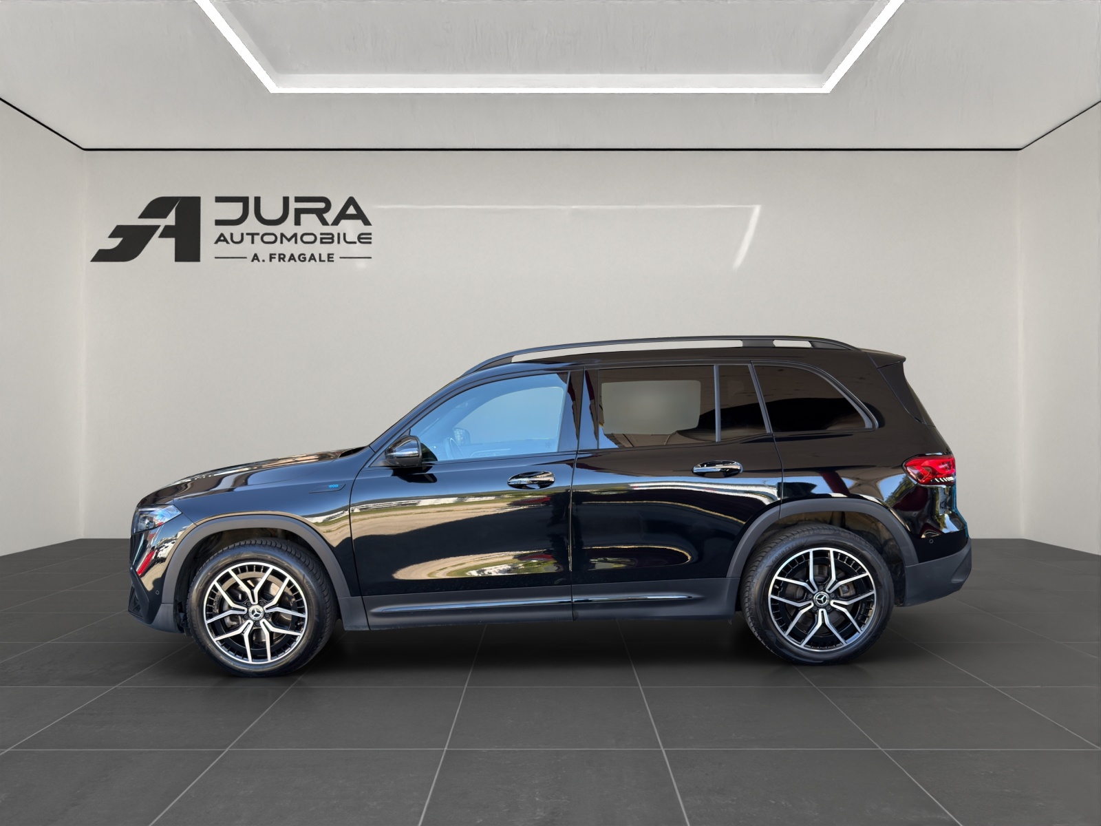 MERCEDES-BENZ EQB 350 AMG Line 4matic-image-3