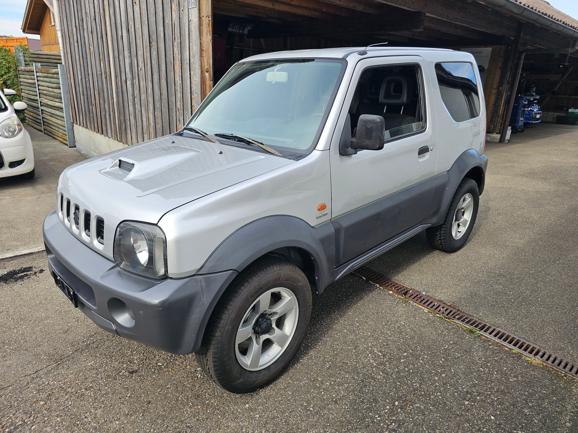 SUZUKI Jimny 1.5 Turbodiesel (JLX) GL Top-image-2