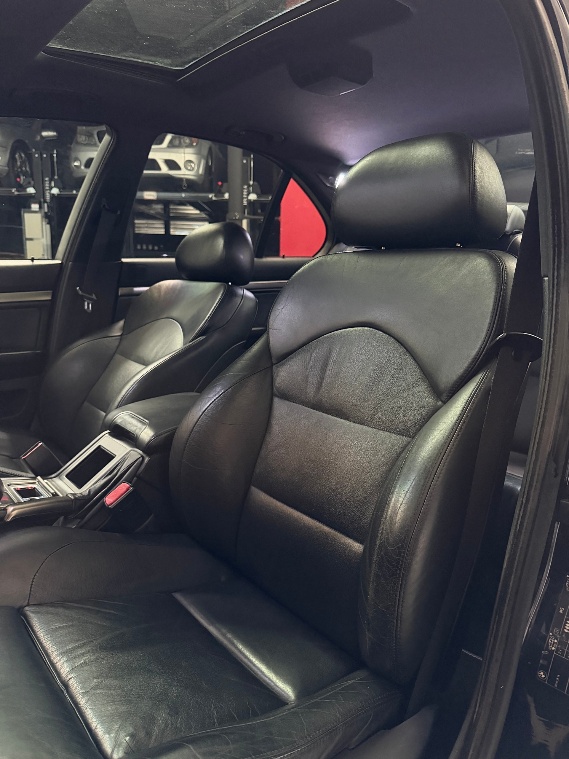 BMW M5-image-4