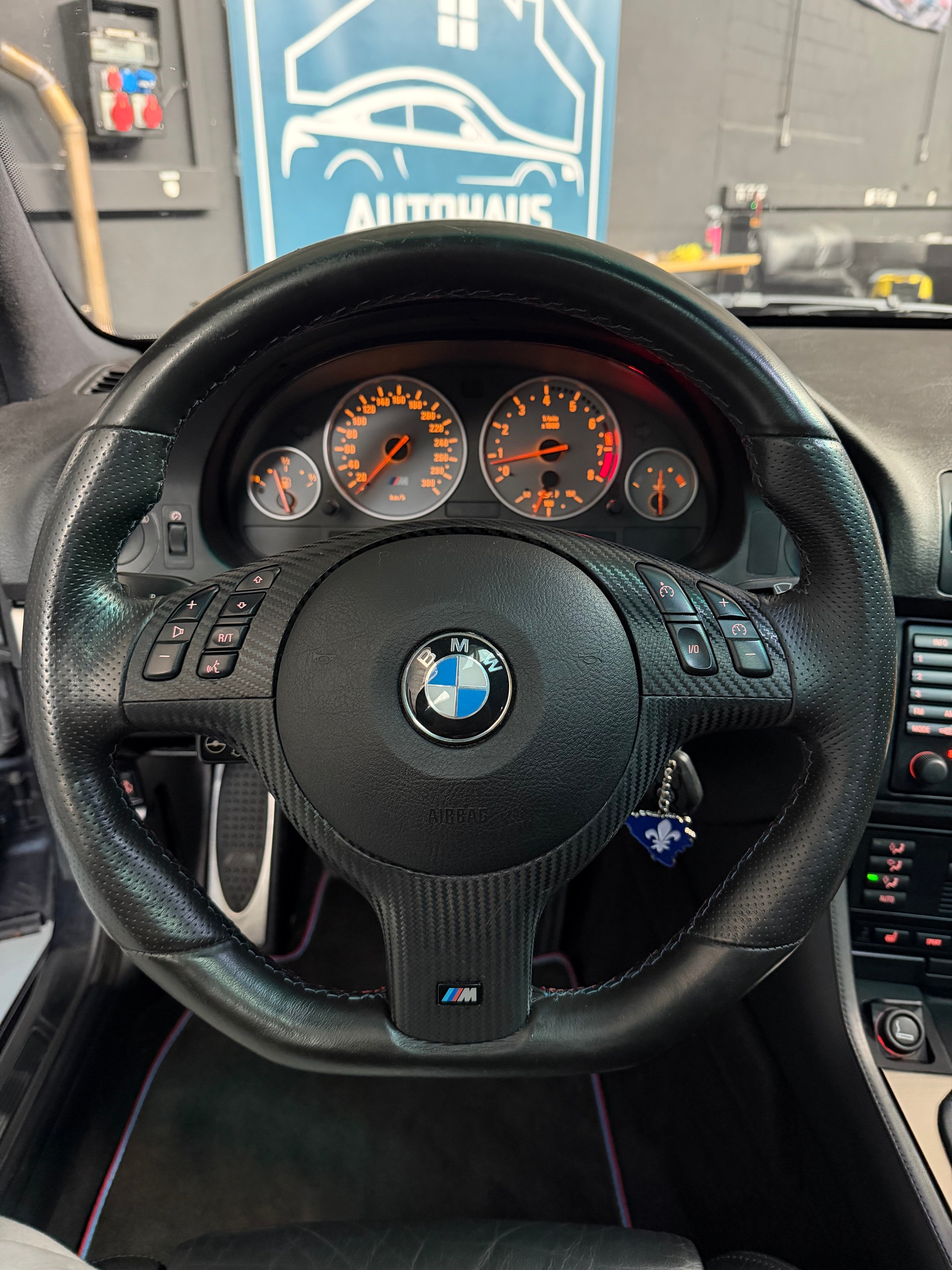 BMW M5-image-6