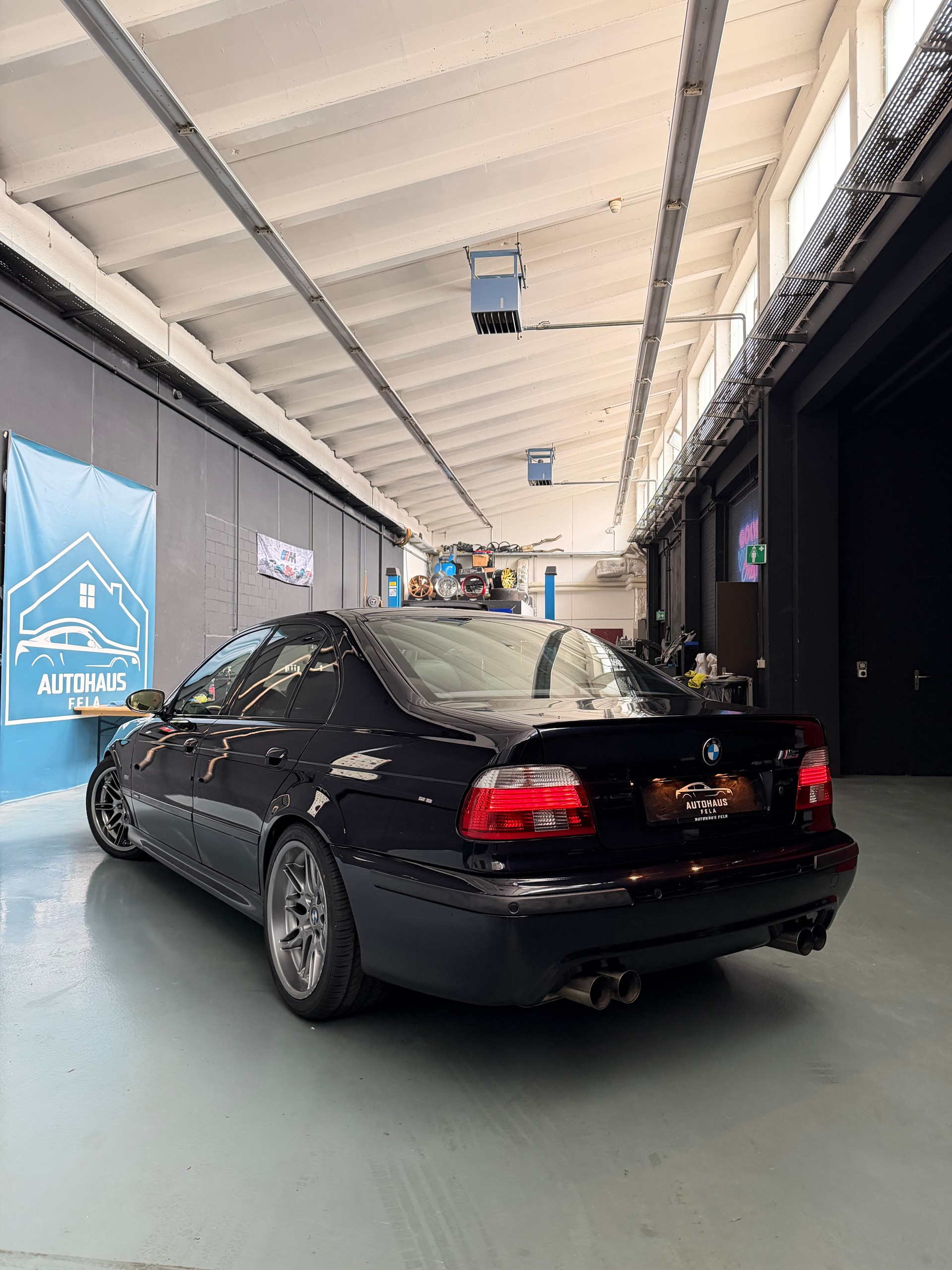 BMW M5-image-2