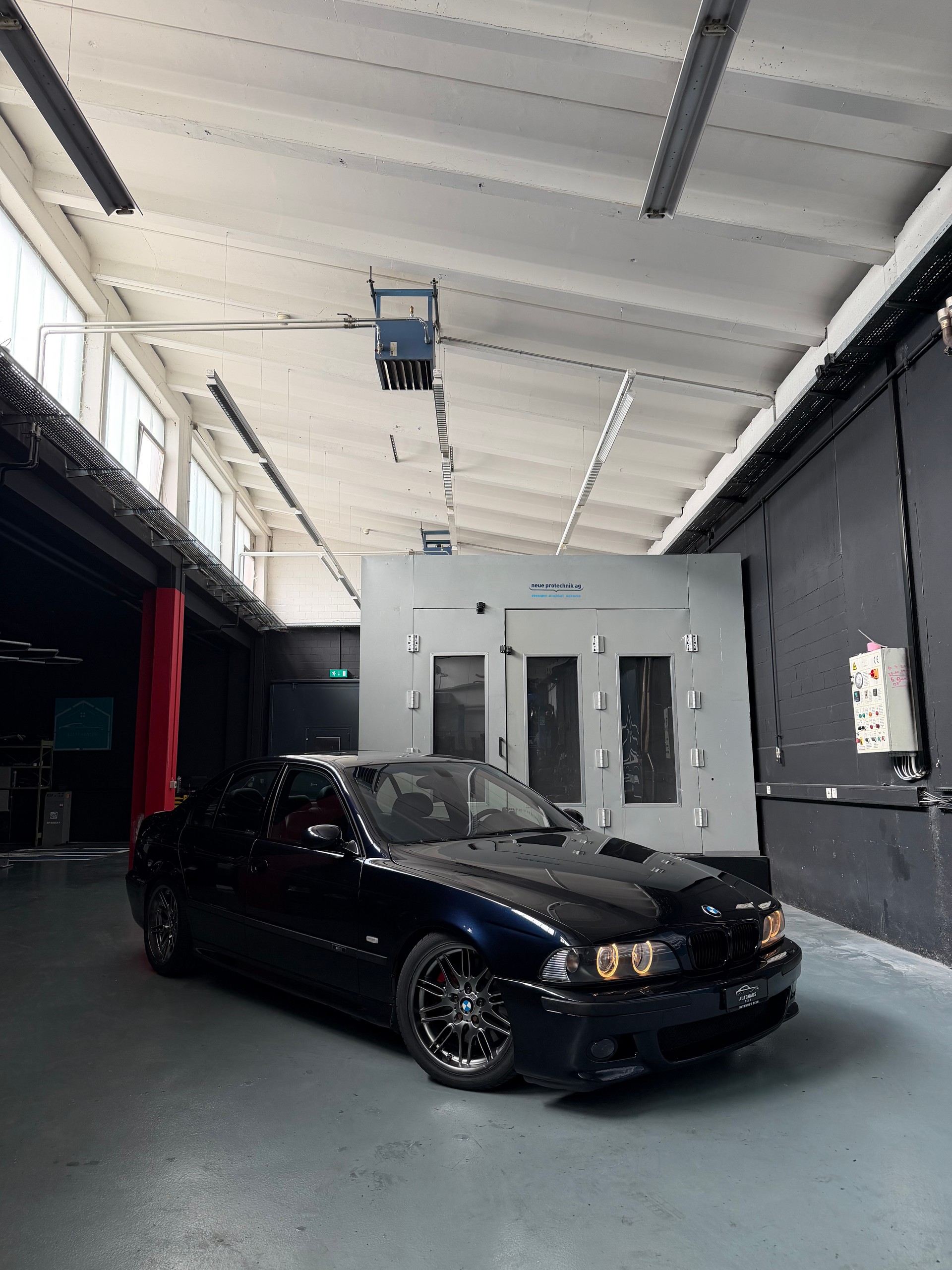 BMW M5-image-0