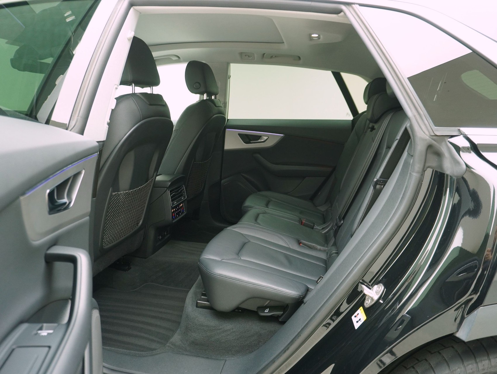 AUDI Q8 50 TDI quattro T-Tronic-image-12