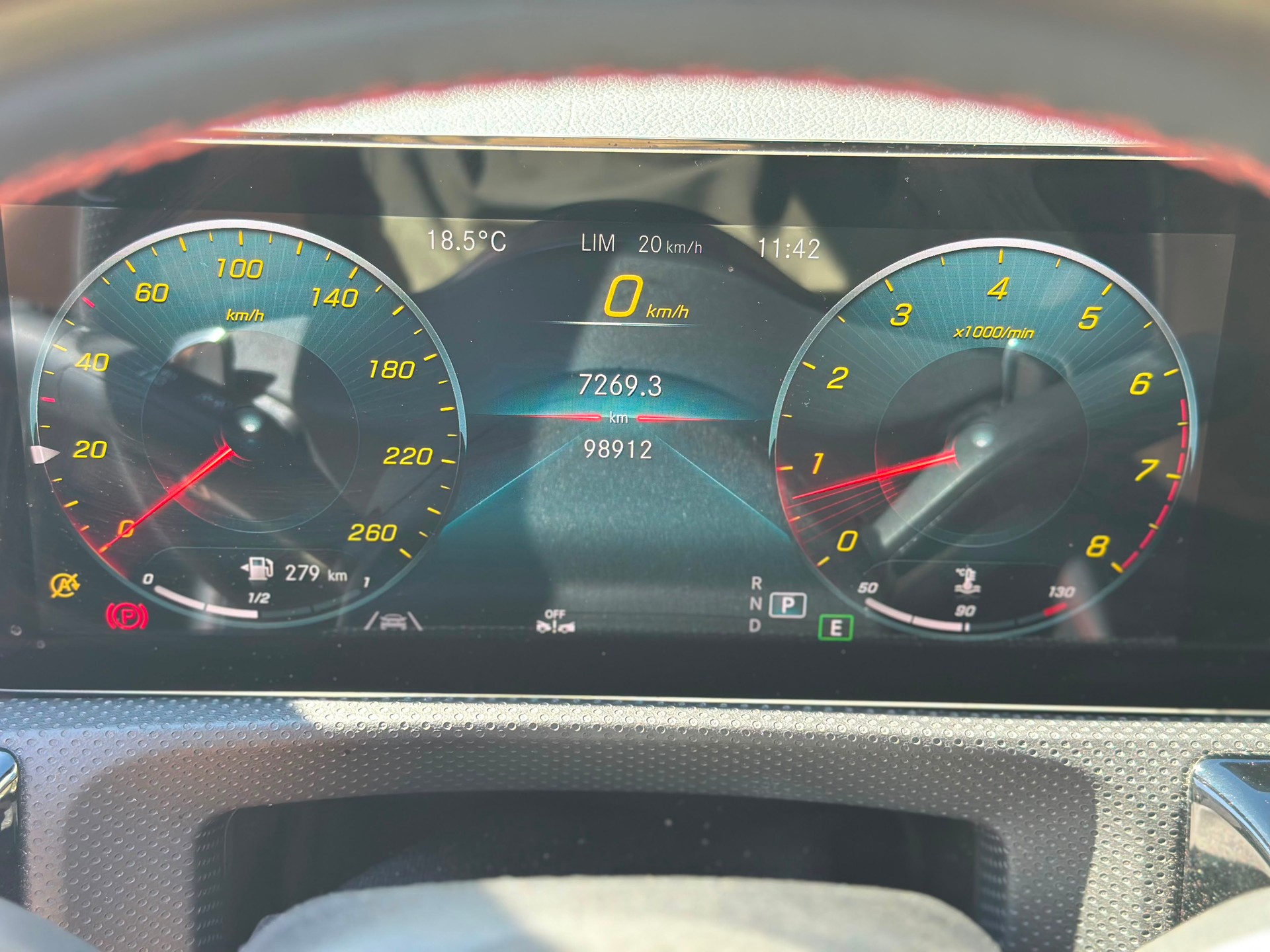 MERCEDES-BENZ A 220 AMG Line 7G-DCT 4Matic-image-20