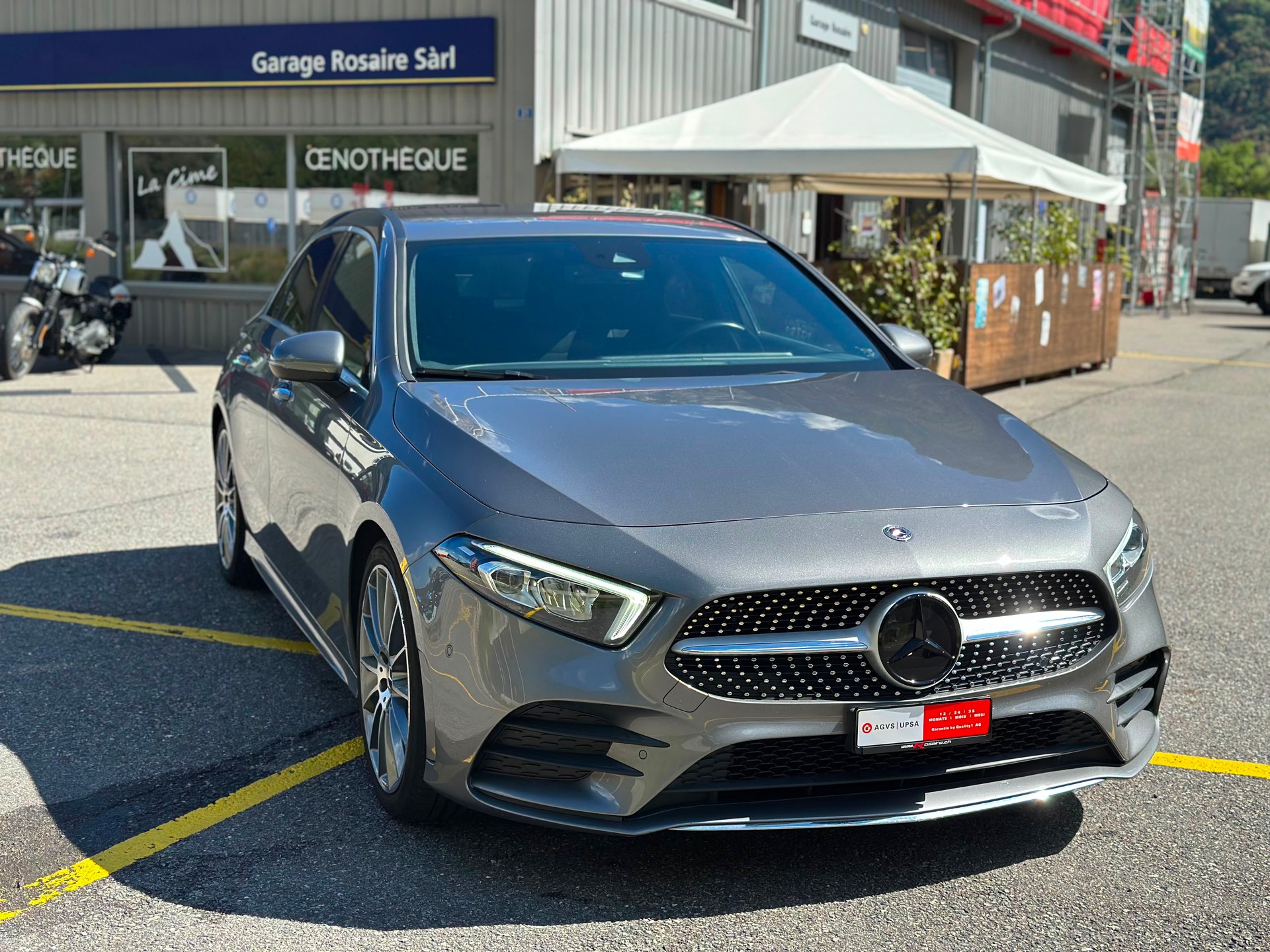 MERCEDES-BENZ A 220 AMG Line 7G-DCT 4Matic-image-4