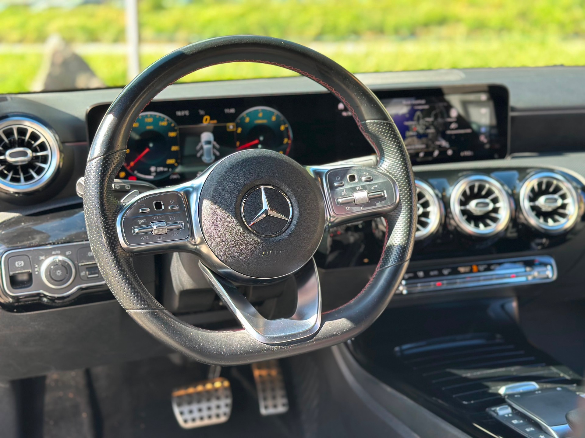 MERCEDES-BENZ A 220 AMG Line 7G-DCT 4Matic-image-9
