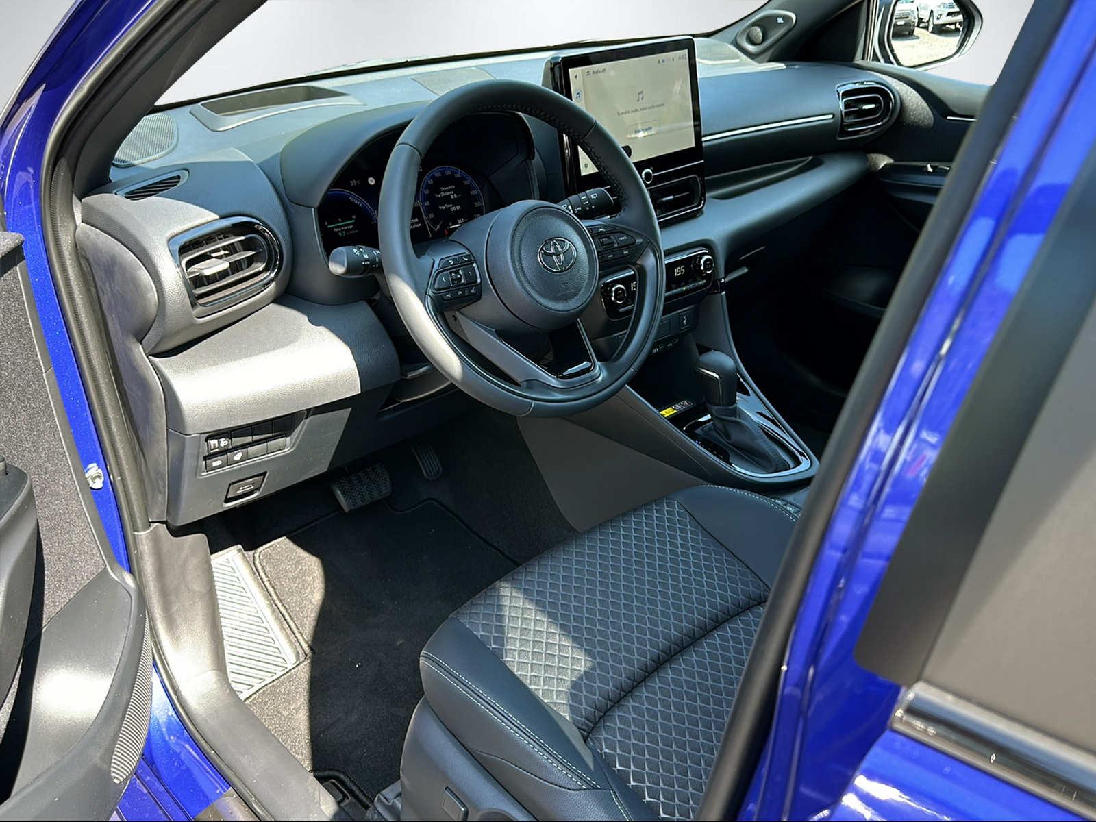 TOYOTA Yaris 1.5 VVT-i HSD Comfort-image-6