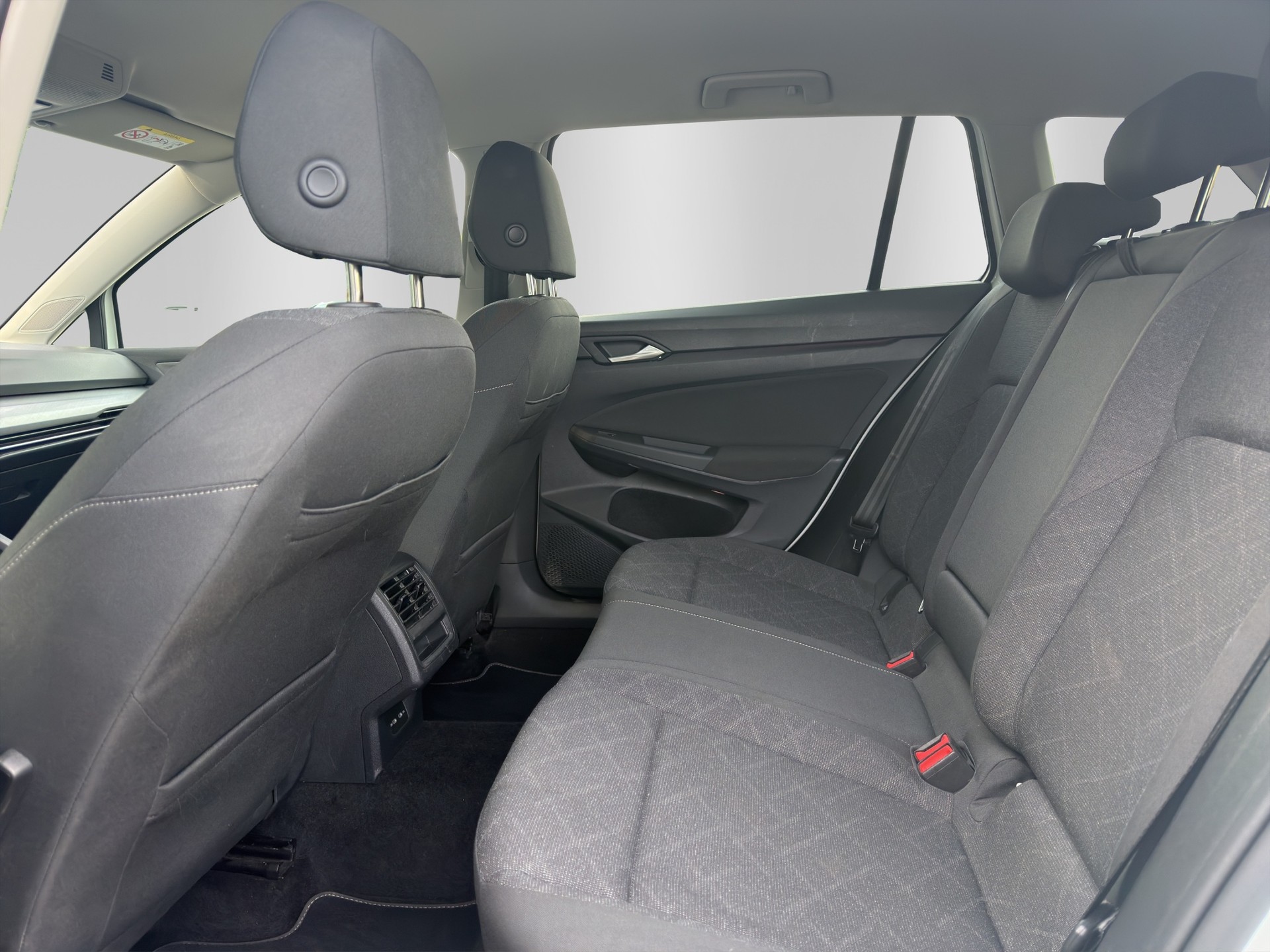VW Golf Variant 2.0 TDI Life DSG-image-14
