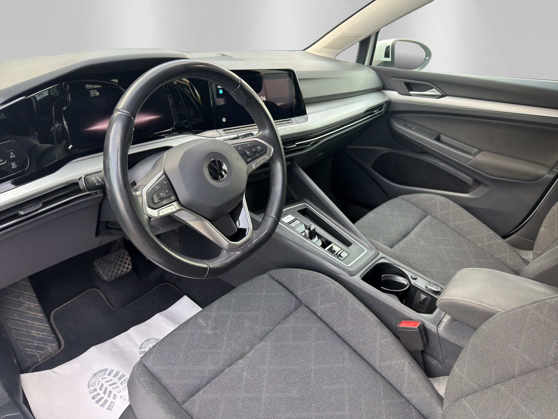 VW Golf Variant 2.0 TDI Life DSG-image-8