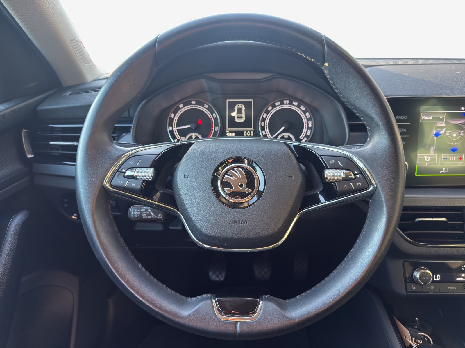 SKODA Scala 1.0 TSI Ambition-image-9