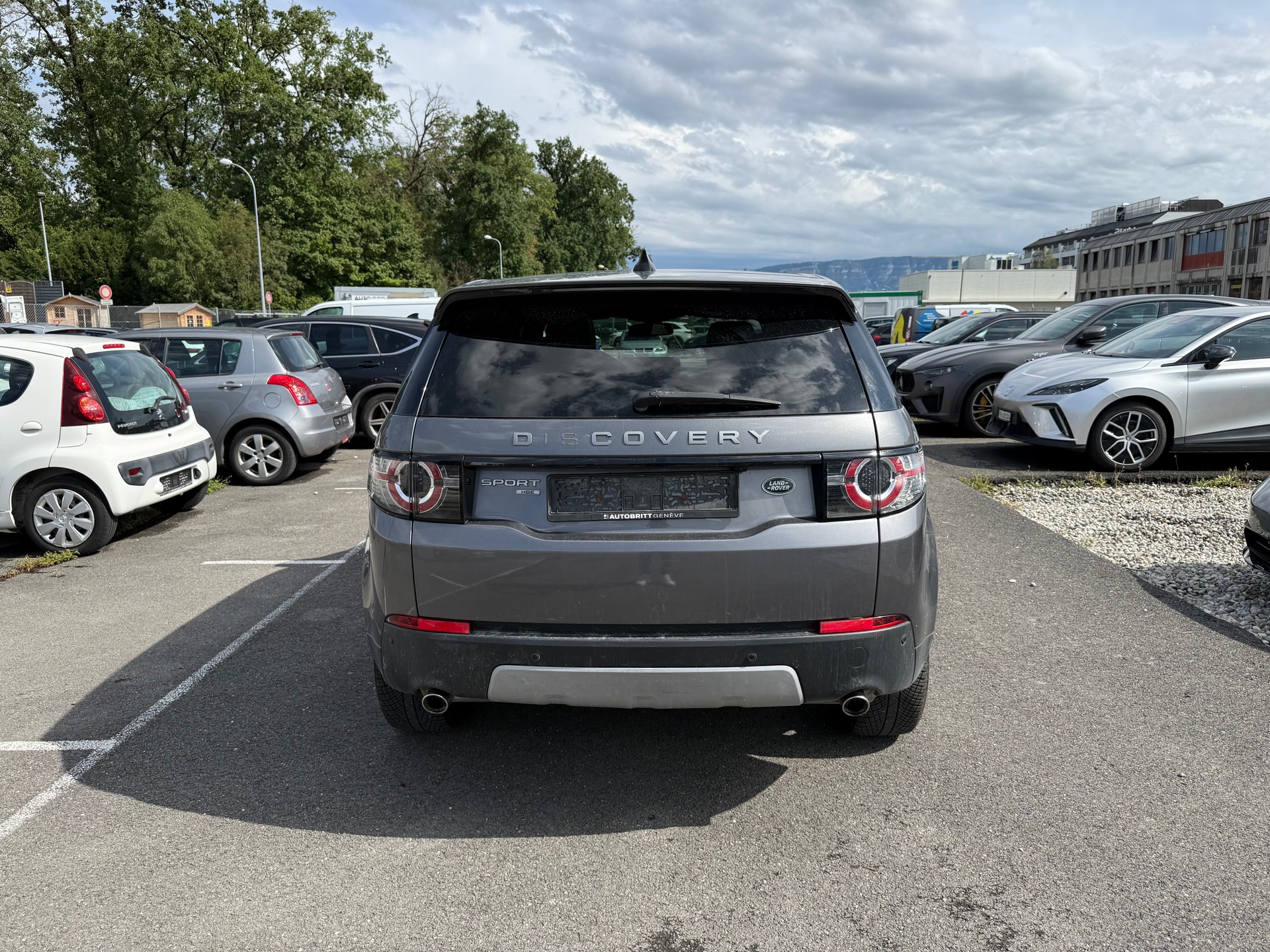 LAND ROVER Discovery Sport 2.0 TD4 SE AT9-image-3