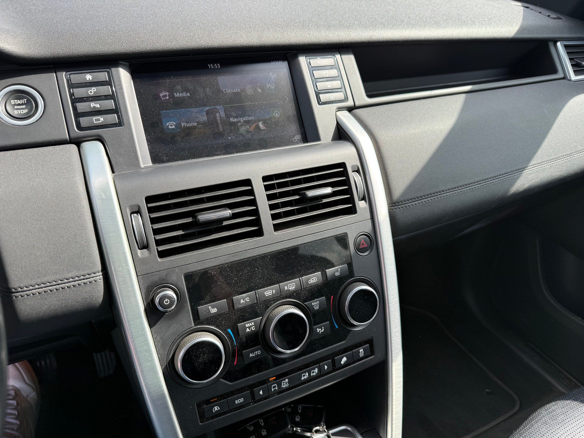 LAND ROVER Discovery Sport 2.0 TD4 SE AT9-image-12