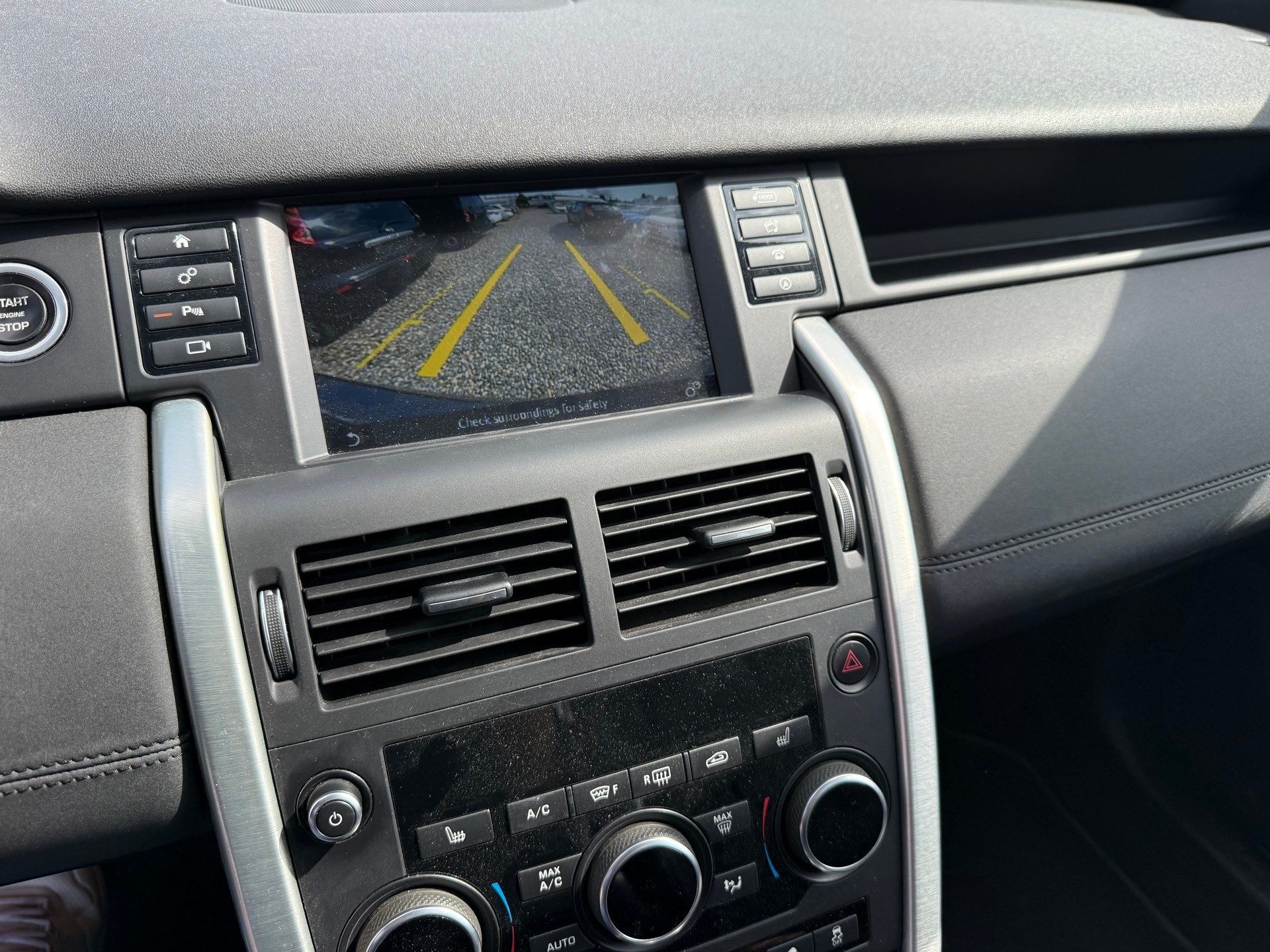 LAND ROVER Discovery Sport 2.0 TD4 SE AT9-image-11