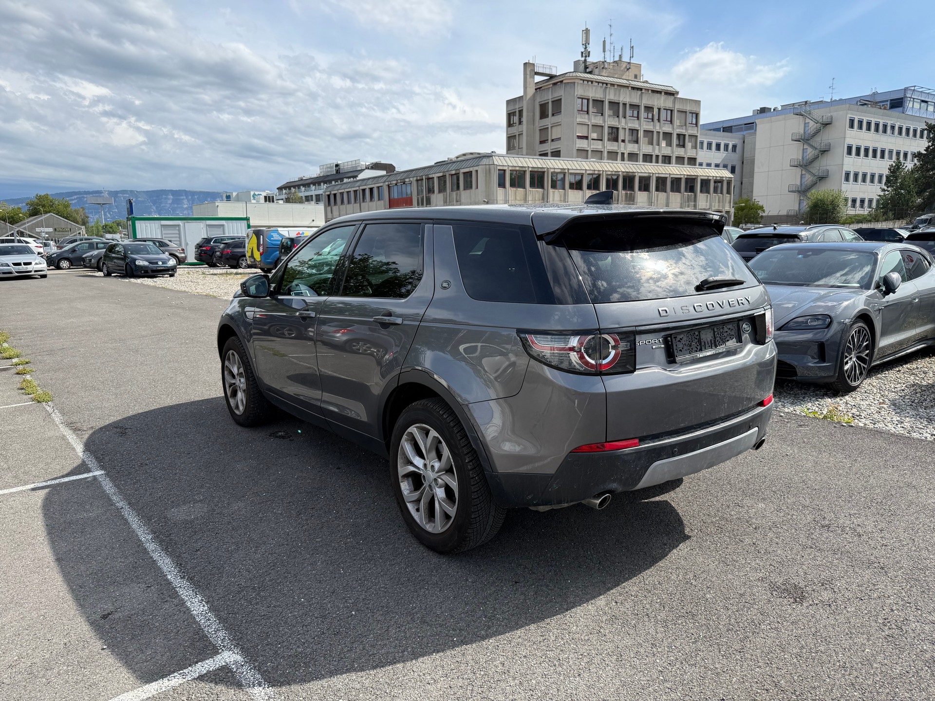 LAND ROVER Discovery Sport 2.0 TD4 SE AT9-image-5