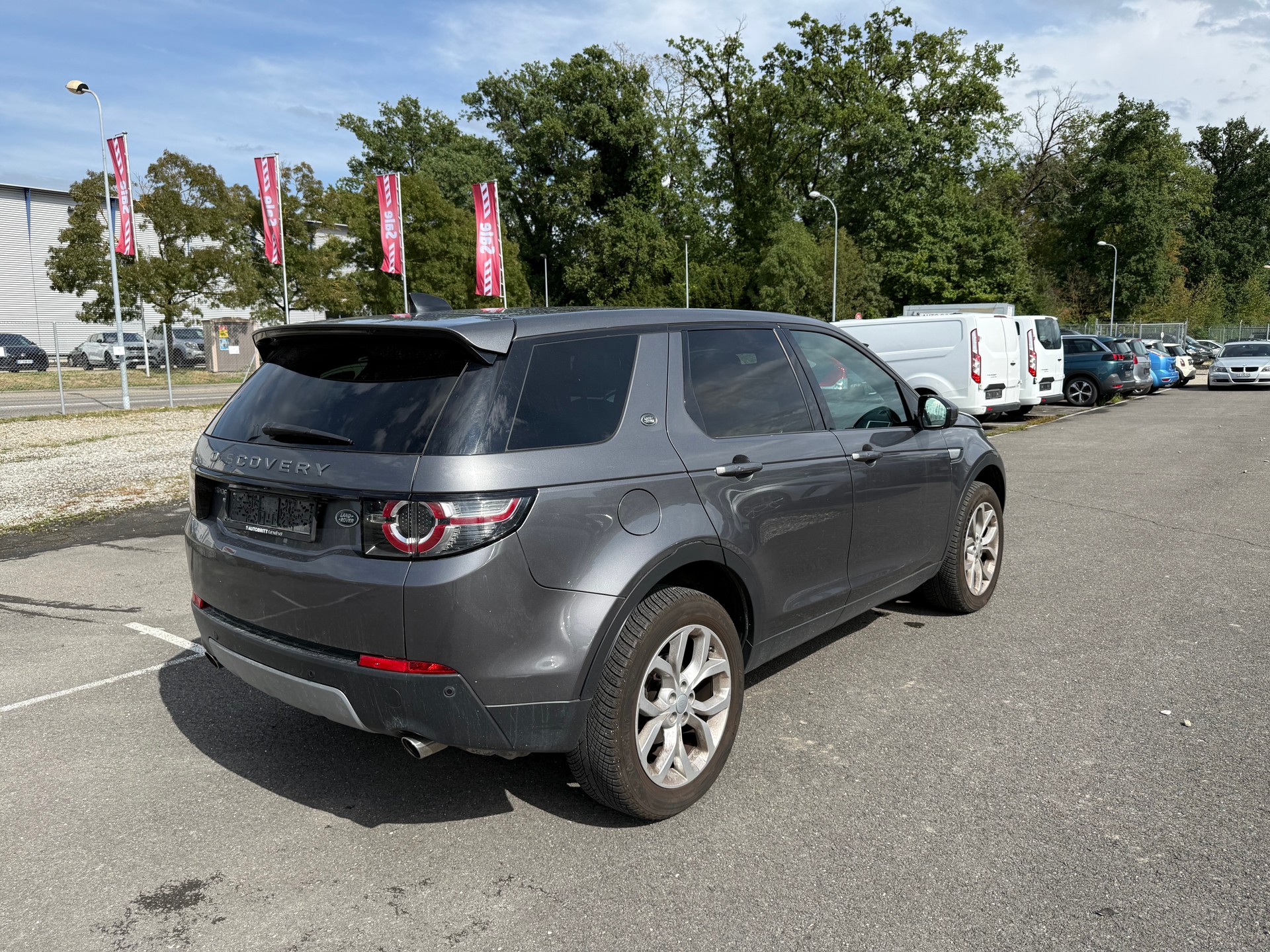 LAND ROVER Discovery Sport 2.0 TD4 SE AT9-image-4