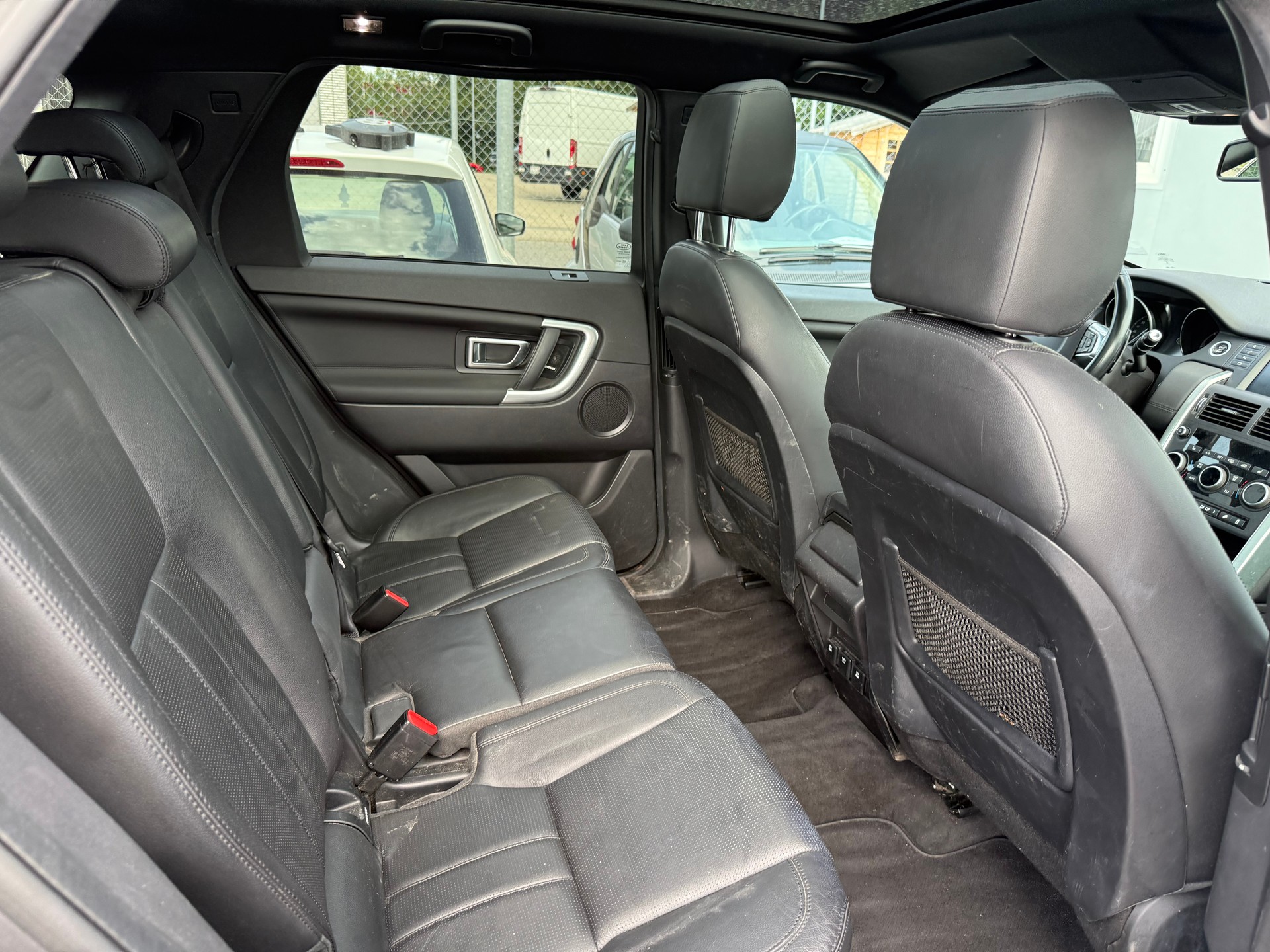 LAND ROVER Discovery Sport 2.0 TD4 SE AT9-image-9