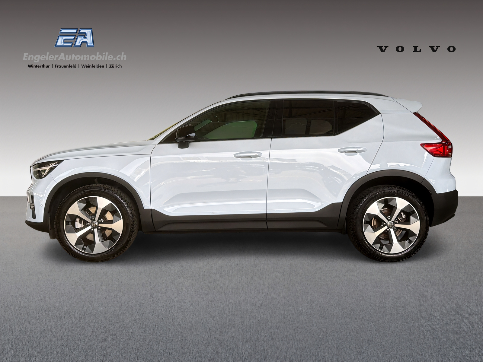 VOLVO XC40 2.0 B3 MH Plus Dark-image-2