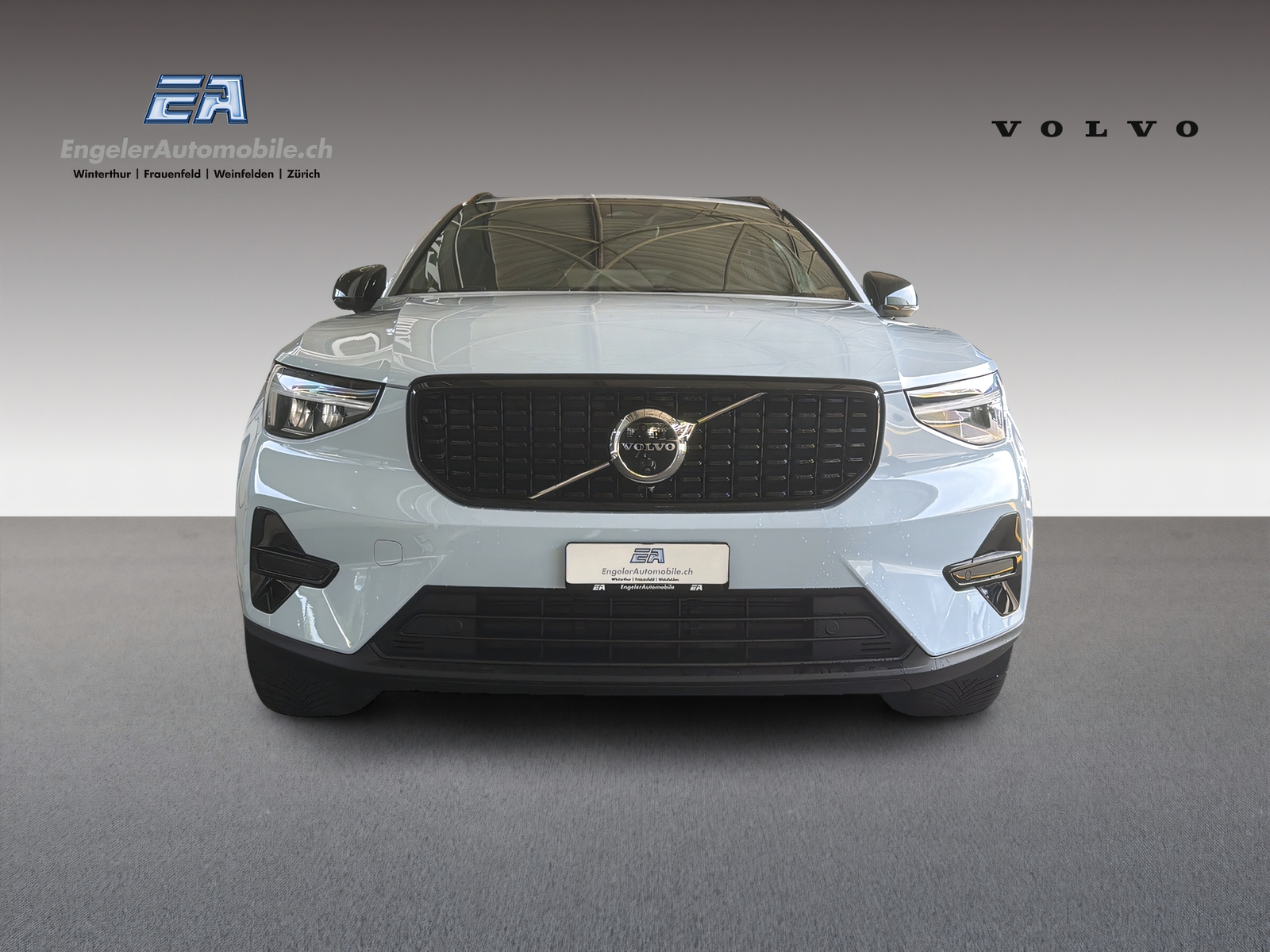VOLVO XC40 2.0 B3 MH Plus Dark-image-1