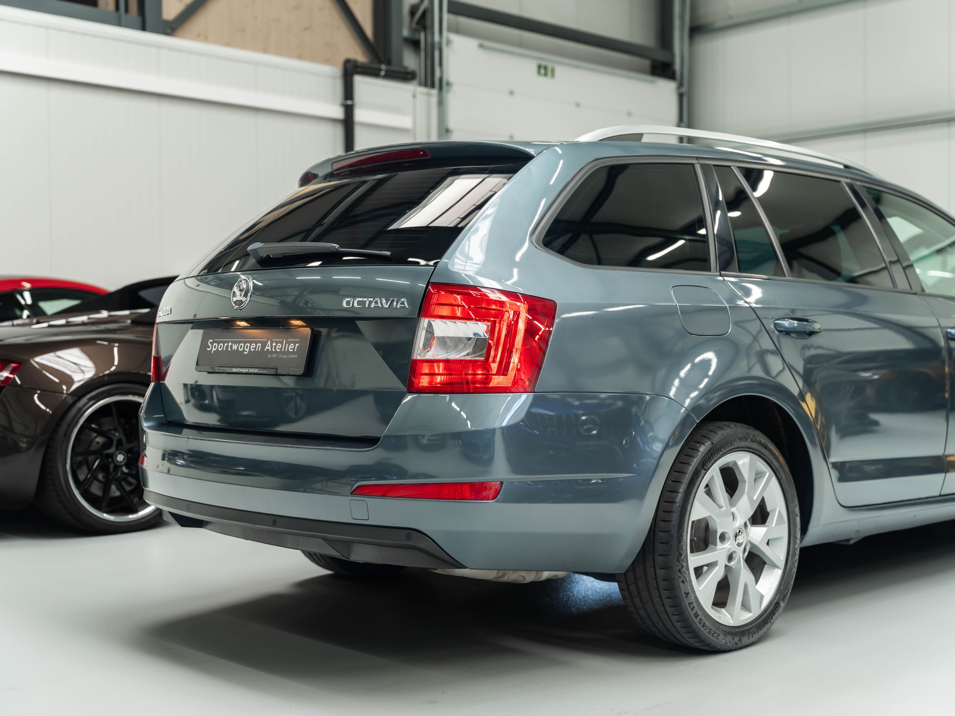 SKODA Octavia Combi 1.8 TSI Elegance 4x4 DSG-image-14