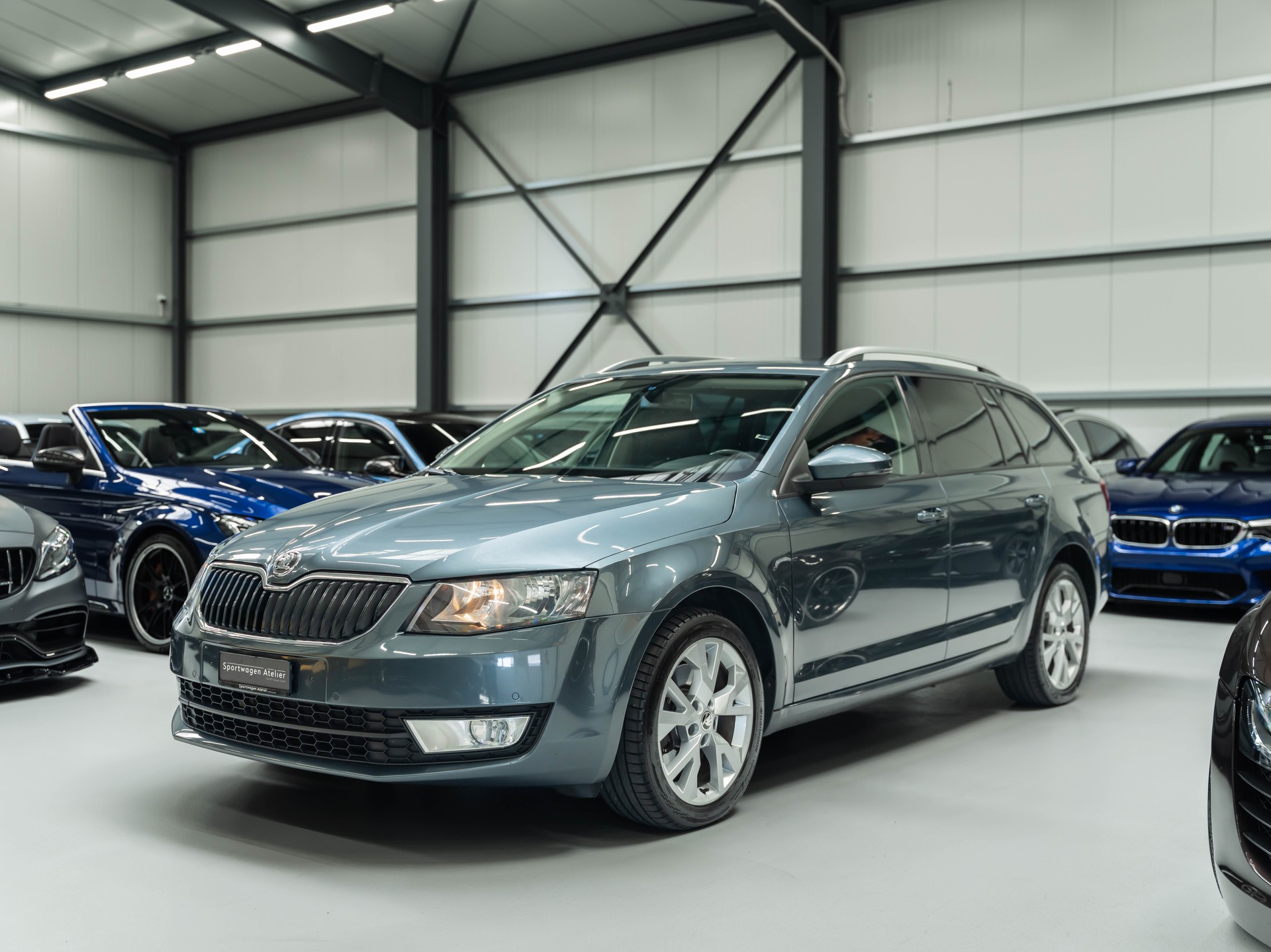 SKODA Octavia Combi 1.8 TSI Elegance 4x4 DSG-image-0