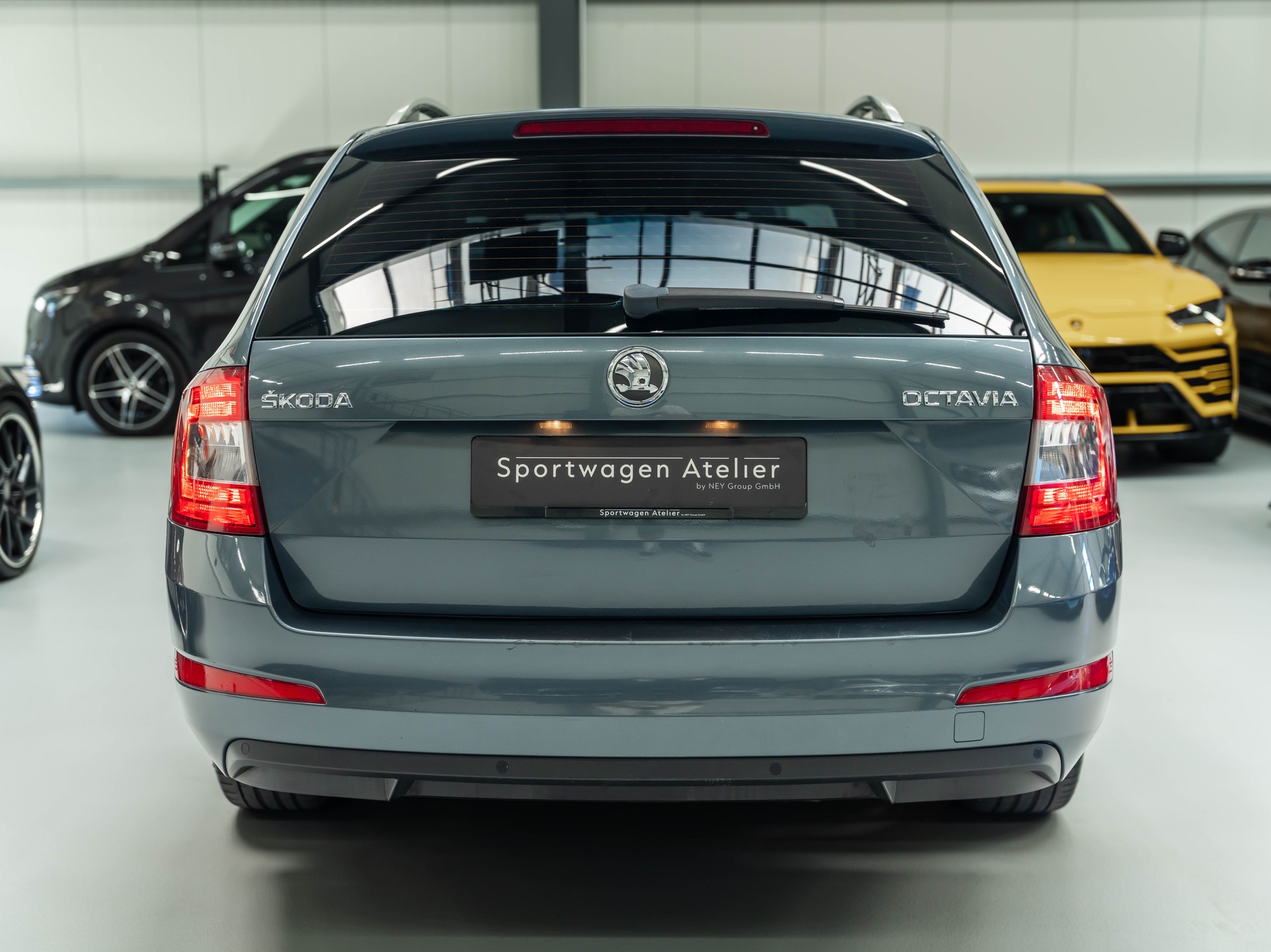 SKODA Octavia Combi 1.8 TSI Elegance 4x4 DSG-image-2