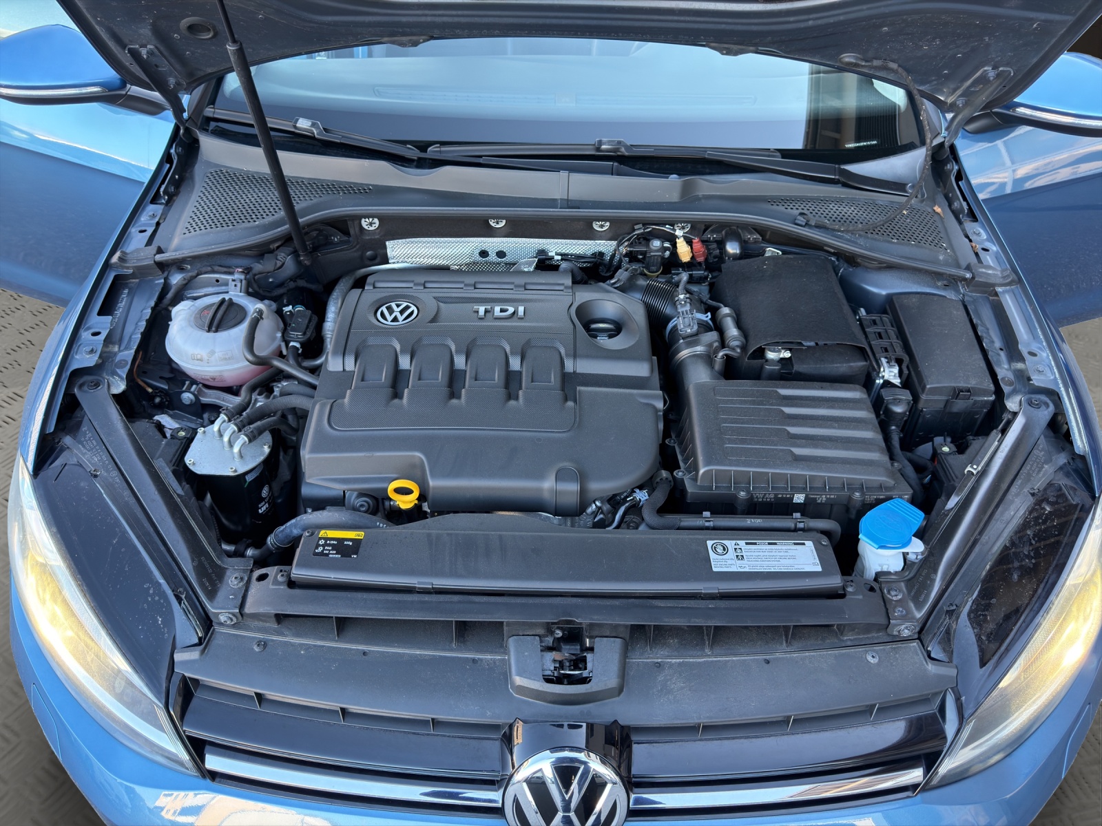 VW Golf 1.6 TDI Trendline 4Motion-image-19