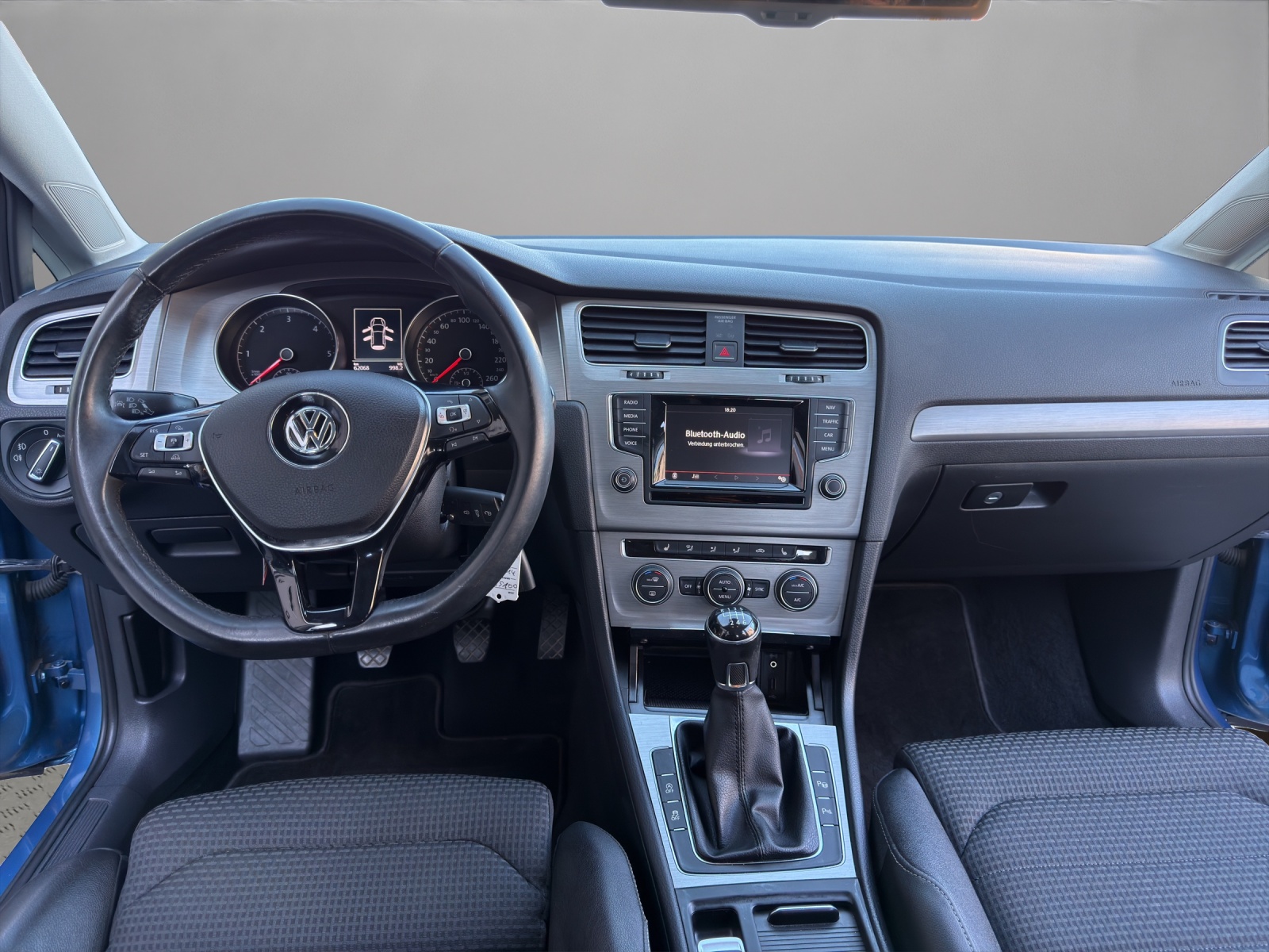 VW Golf 1.6 TDI Trendline 4Motion-image-13