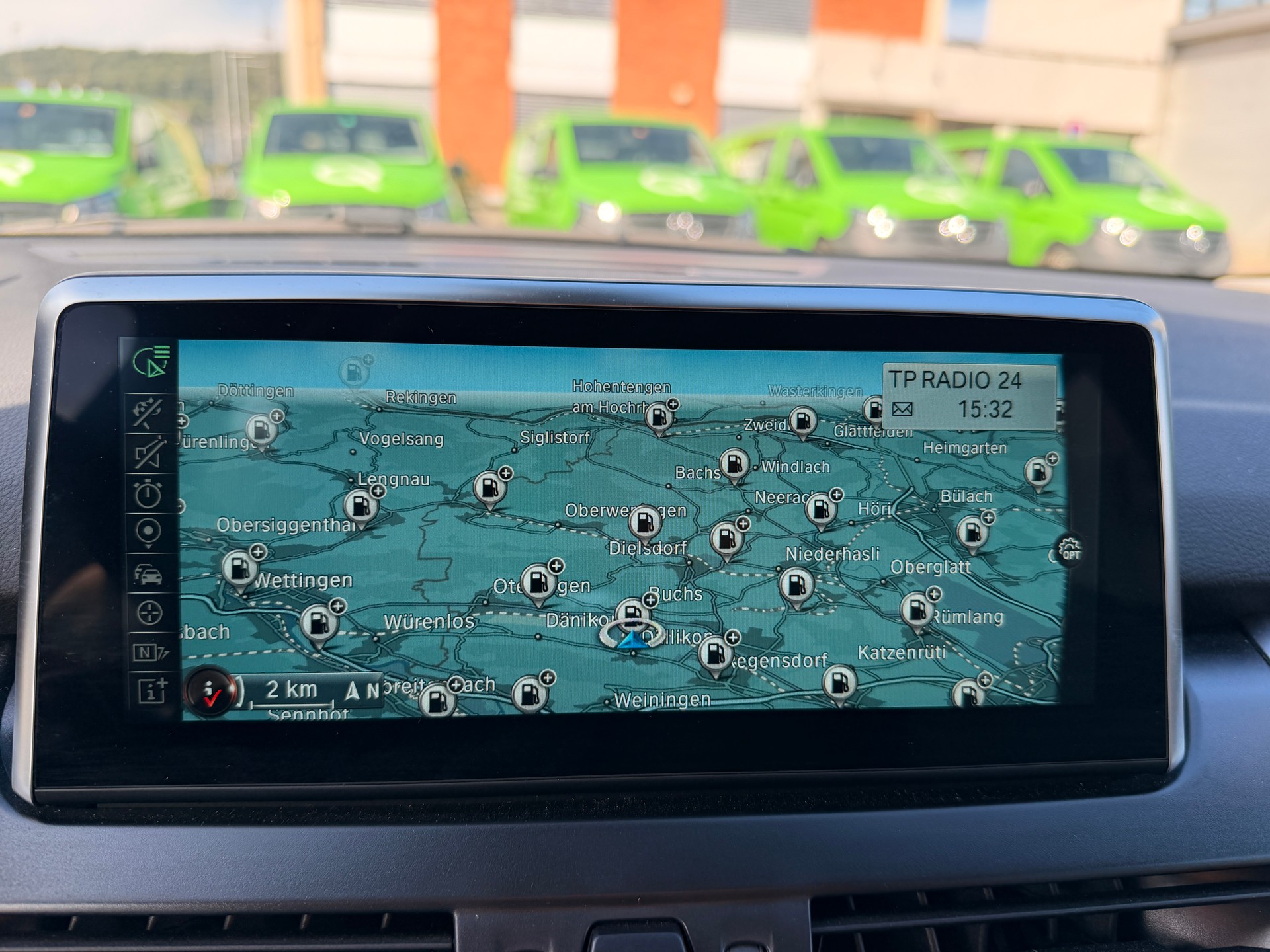 BMW 225i xDrive Active Tourer Sport Line Steptronic-image-8