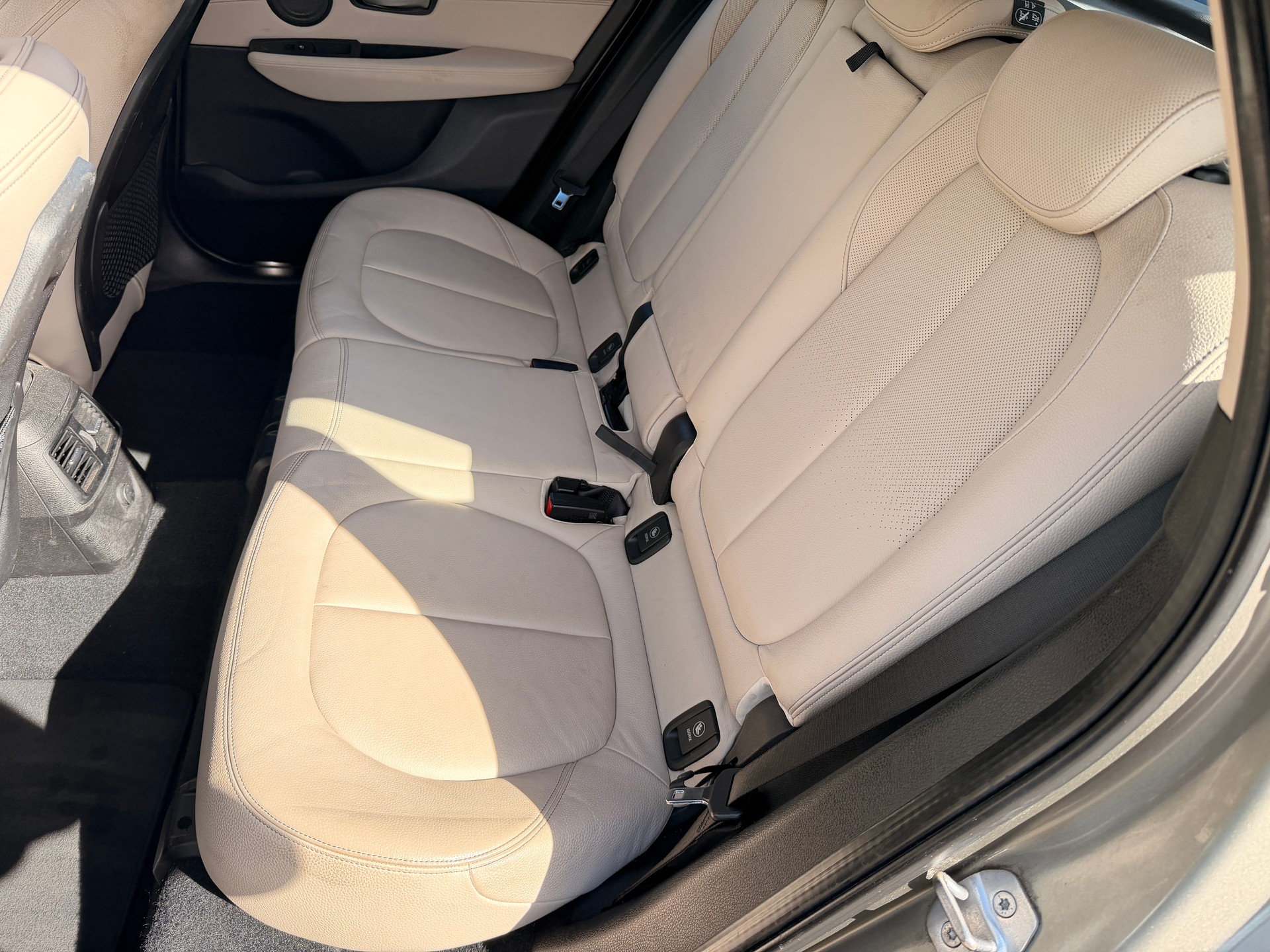 BMW 225i xDrive Active Tourer Sport Line Steptronic-image-7