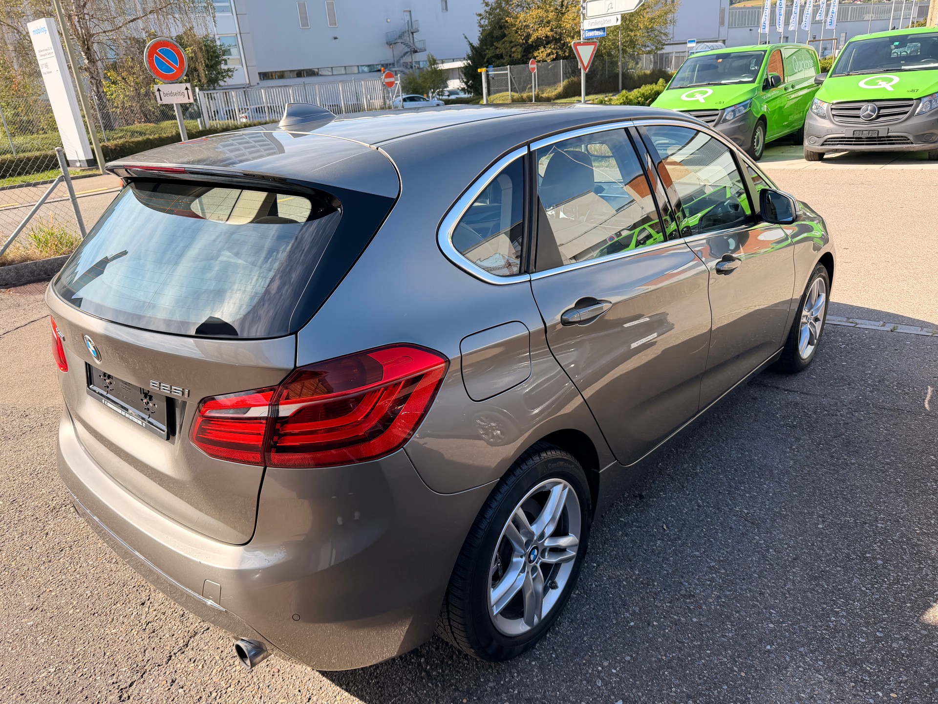 BMW 225i xDrive Active Tourer Sport Line Steptronic-image-4