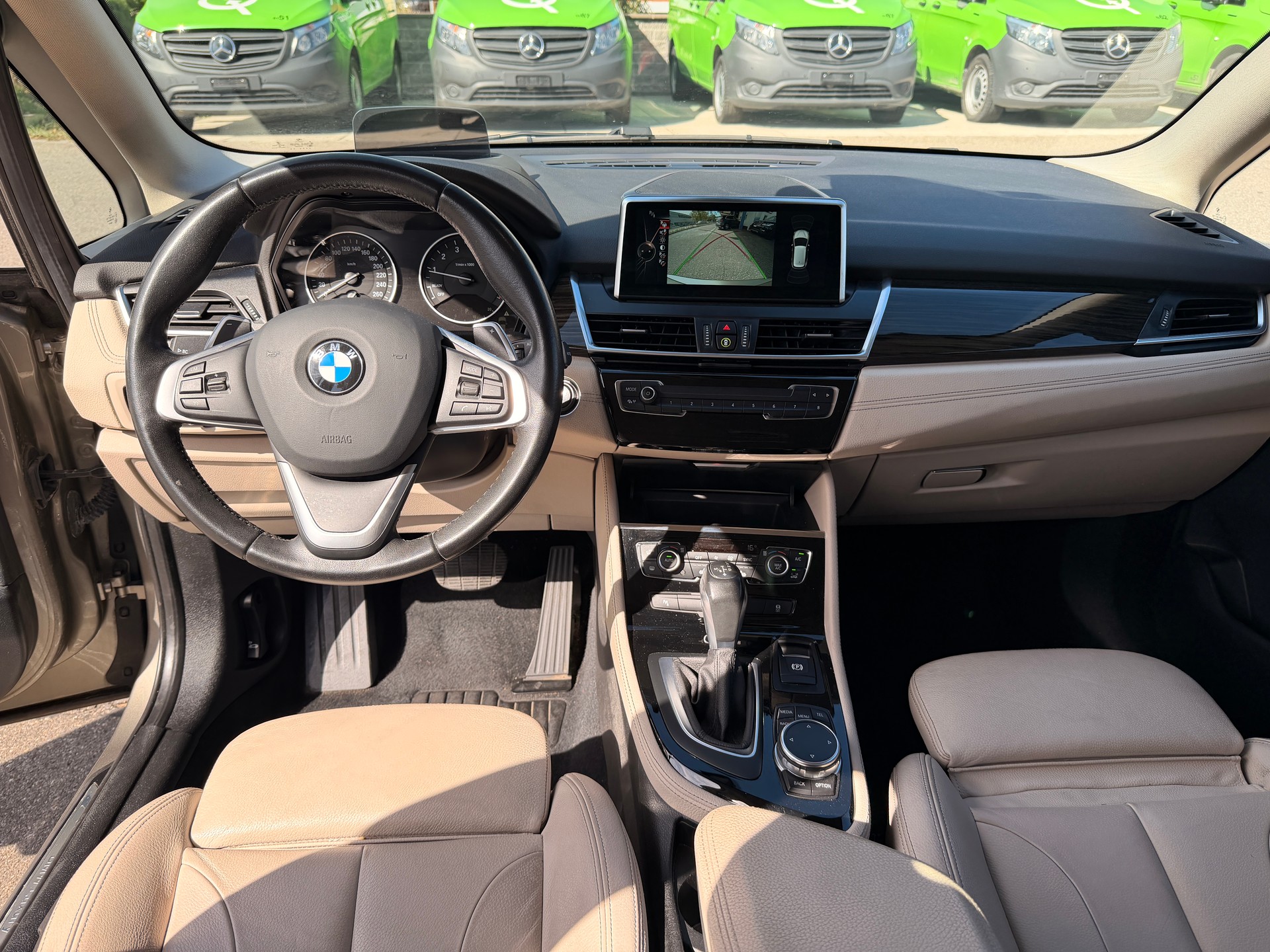 BMW 225i xDrive Active Tourer Sport Line Steptronic-image-5