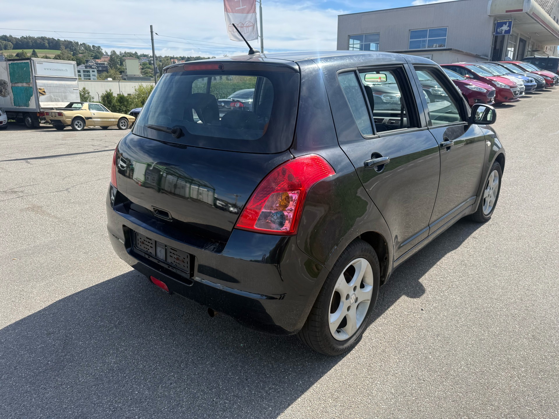 SUZUKI Swift 1.3i 16V GL-image-2