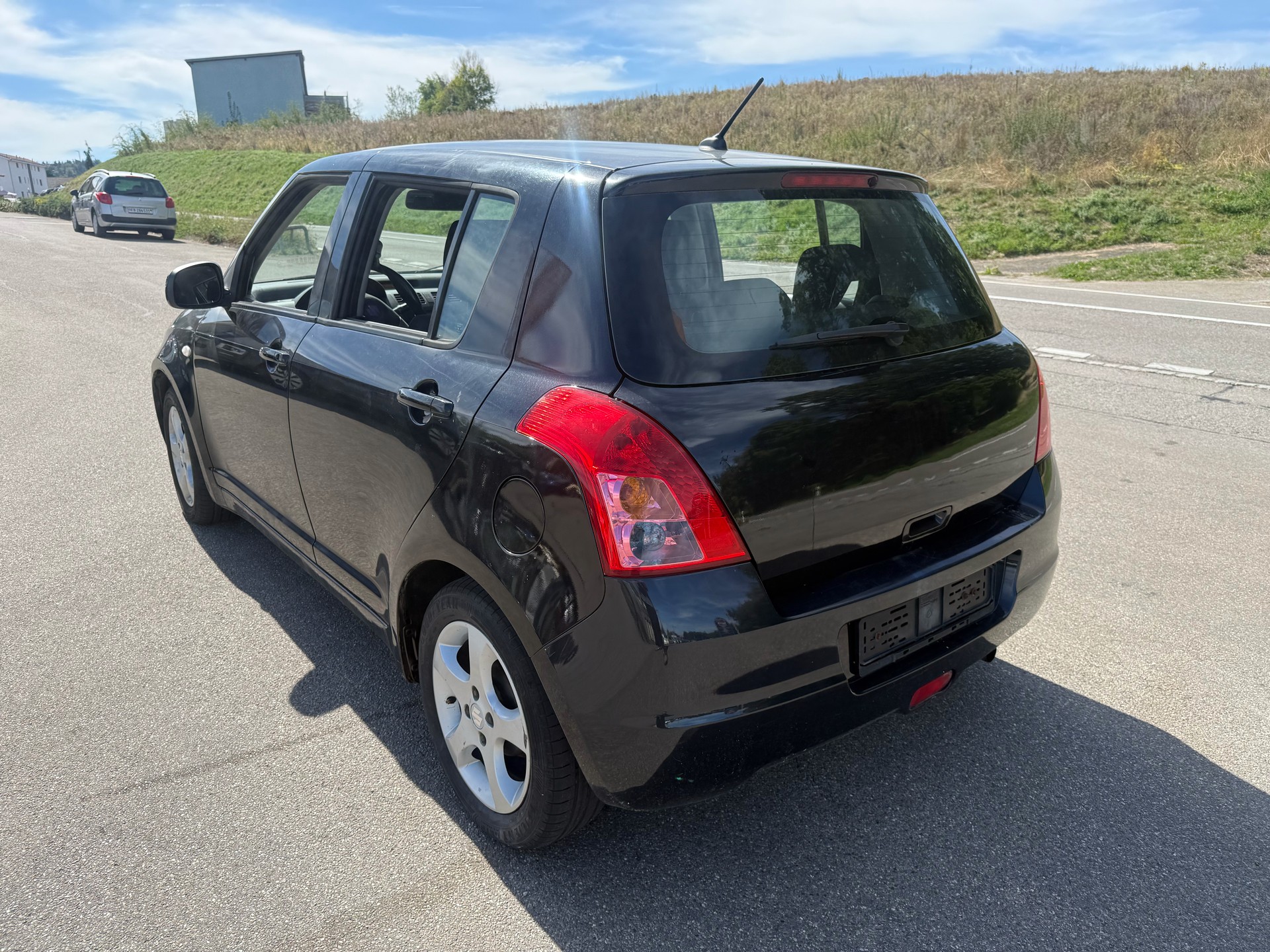 SUZUKI Swift 1.3i 16V GL-image-3