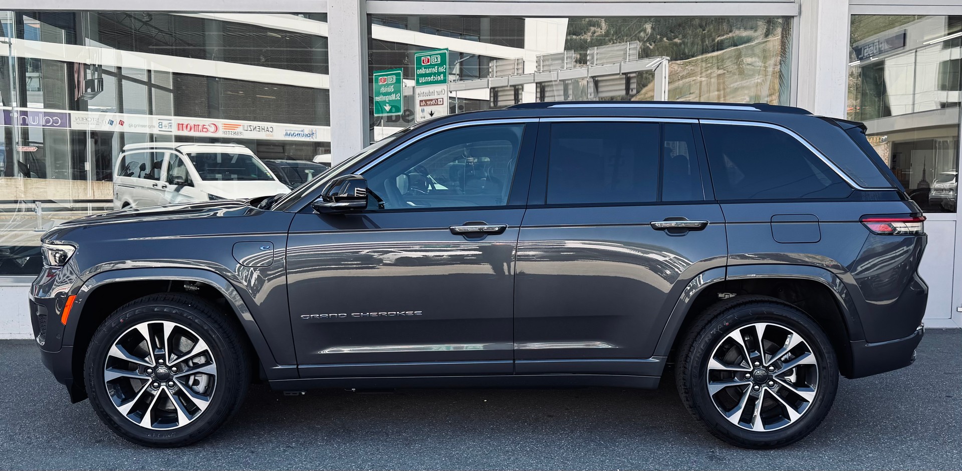 JEEP Grand Cherokee 2.0 Plug-in-Hybrid Overland 4xe-image-2