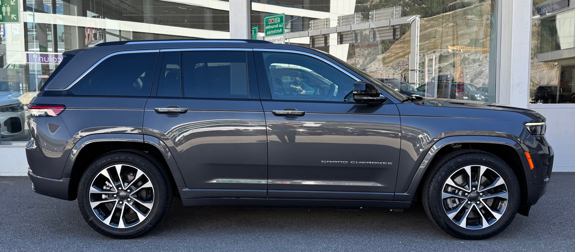 JEEP Grand Cherokee 2.0 Plug-in-Hybrid Overland 4xe-image-1