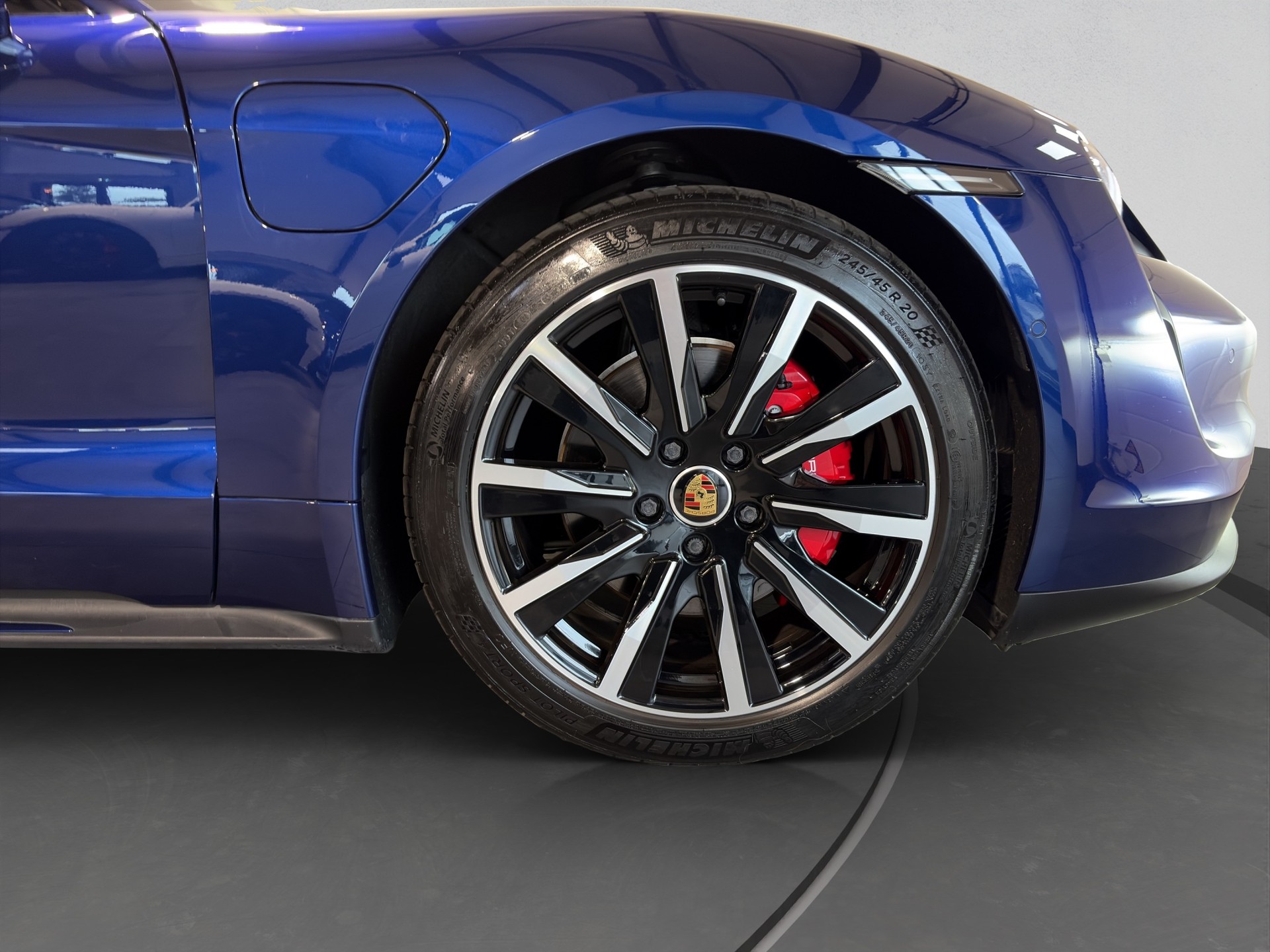 PORSCHE Taycan 4S-image-8